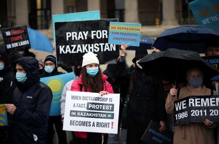 Καζακστάν: Μια χώρα για λίγους – Η αντίθεση χλιδής και λαού που δεν μπορεί να πιει νερό