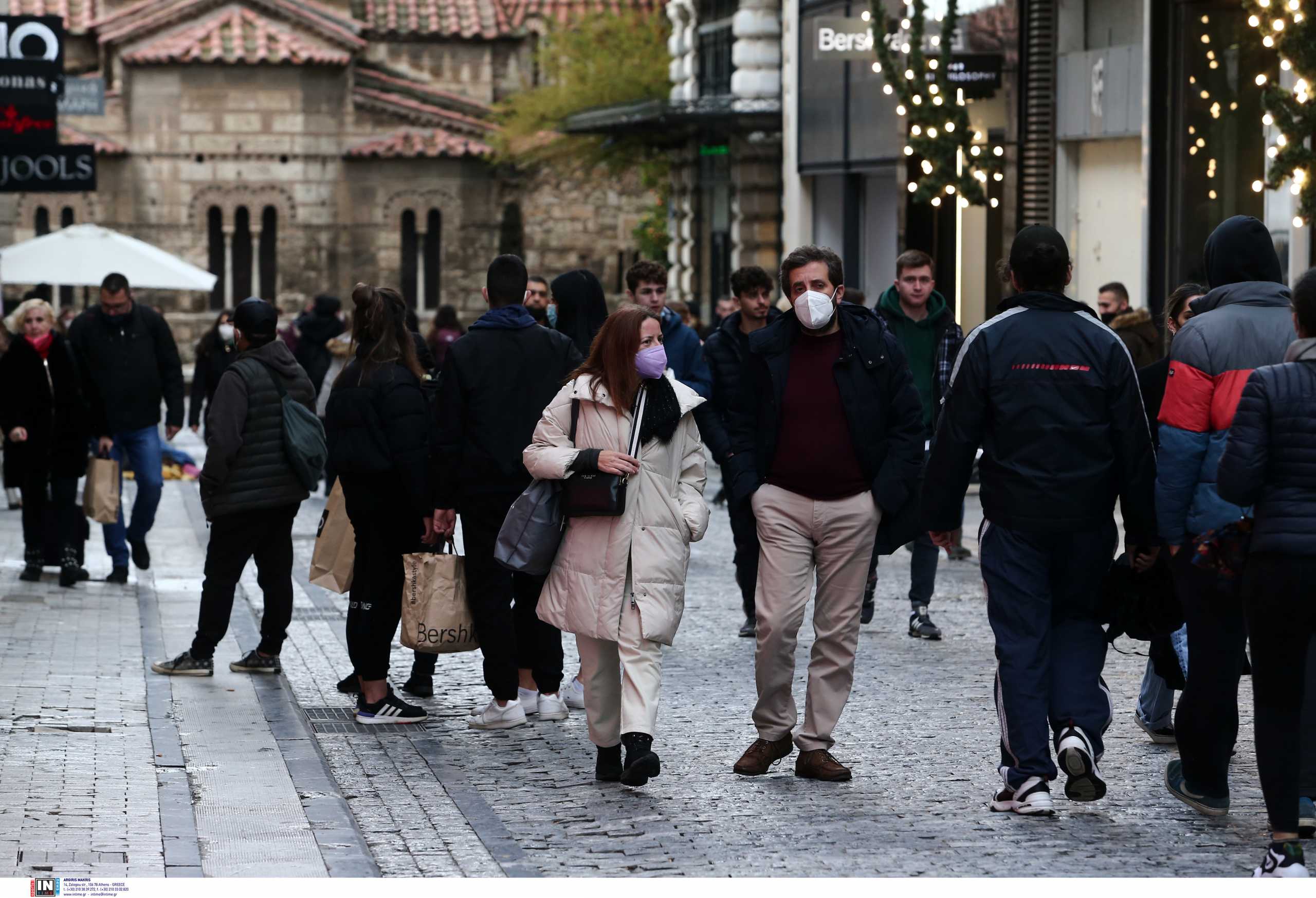 Βατόπουλος για κορονοϊό: Πιθανή η εμφάνιση μίας ακόμη μετάλλαξης, δεν συζητάμε ακόμα για κανονικότητα