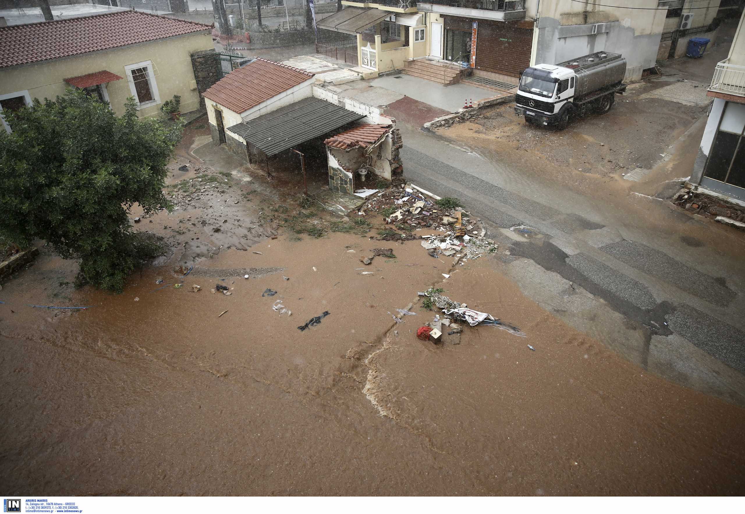 Μάνδρα: Ξεκινούν οι απολογίες για τις φονικές πλημμύρες – Τι θα καταθέσει η Ρένα Δούρου