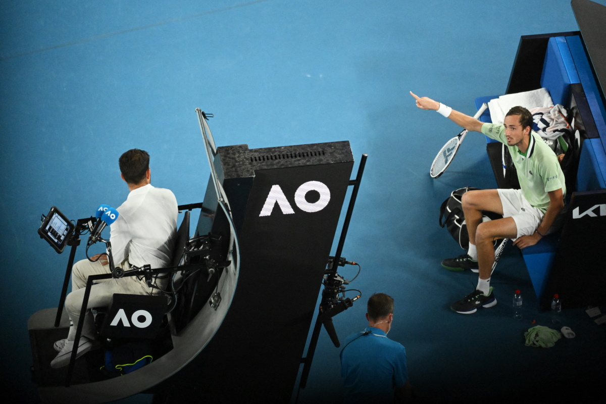 Τιμωρήθηκαν από το Australian Open Τσιτσιπάς και Μεντβέντεφ