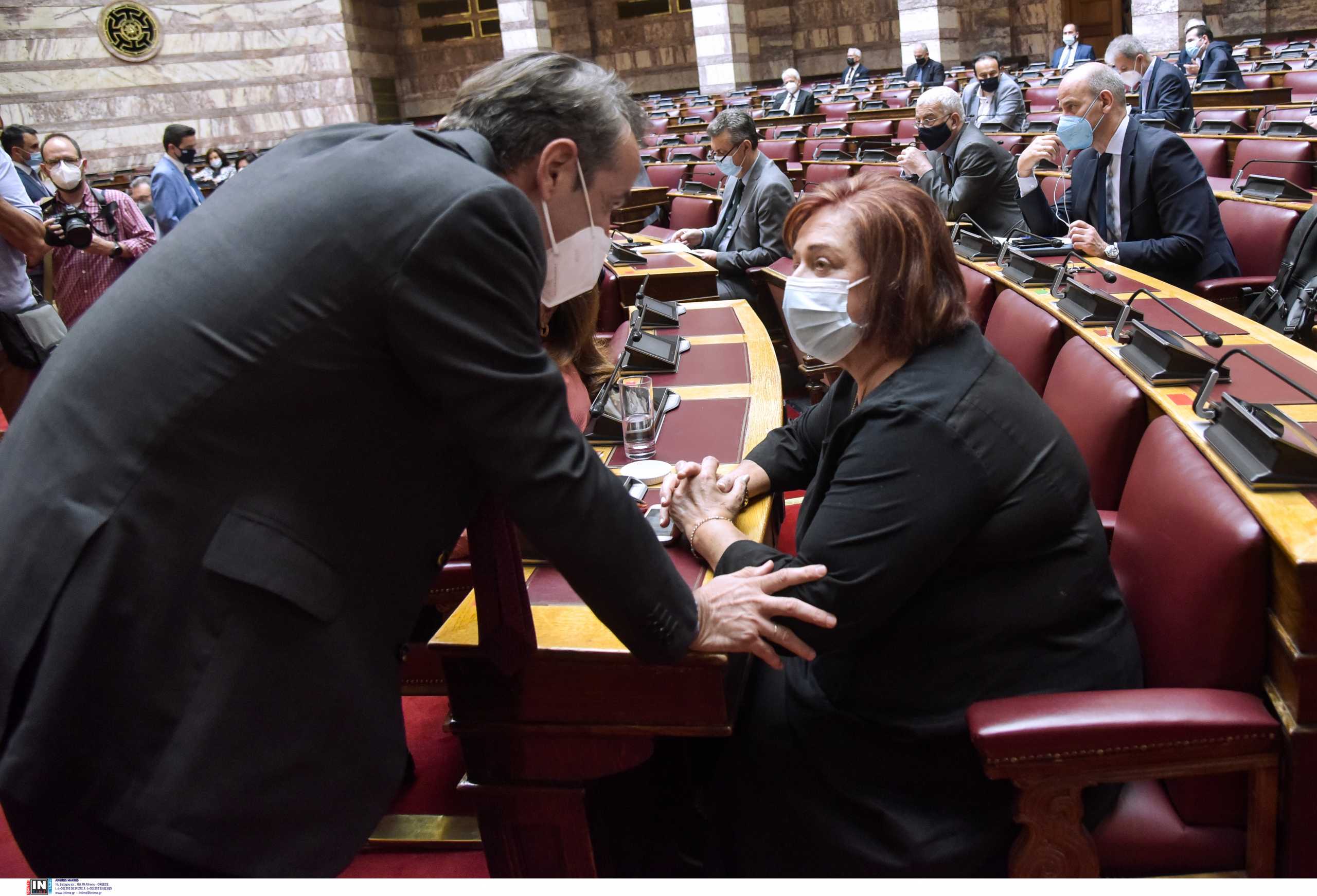 Μαριέττα Γιαννάκου: Στο ΓΝΑ ο Κυριάκος Μητσοτάκης για να ενημερωθεί για την πορεία της υγείας της