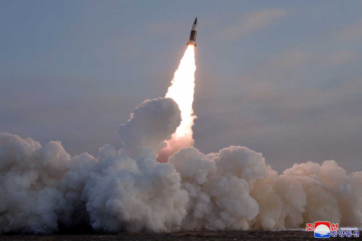 Βόρεια Κορέα: Επιβεβαίωσε την εκτόξευση δύο πυραύλων – Τέταρτη δοκιμή για φέτος