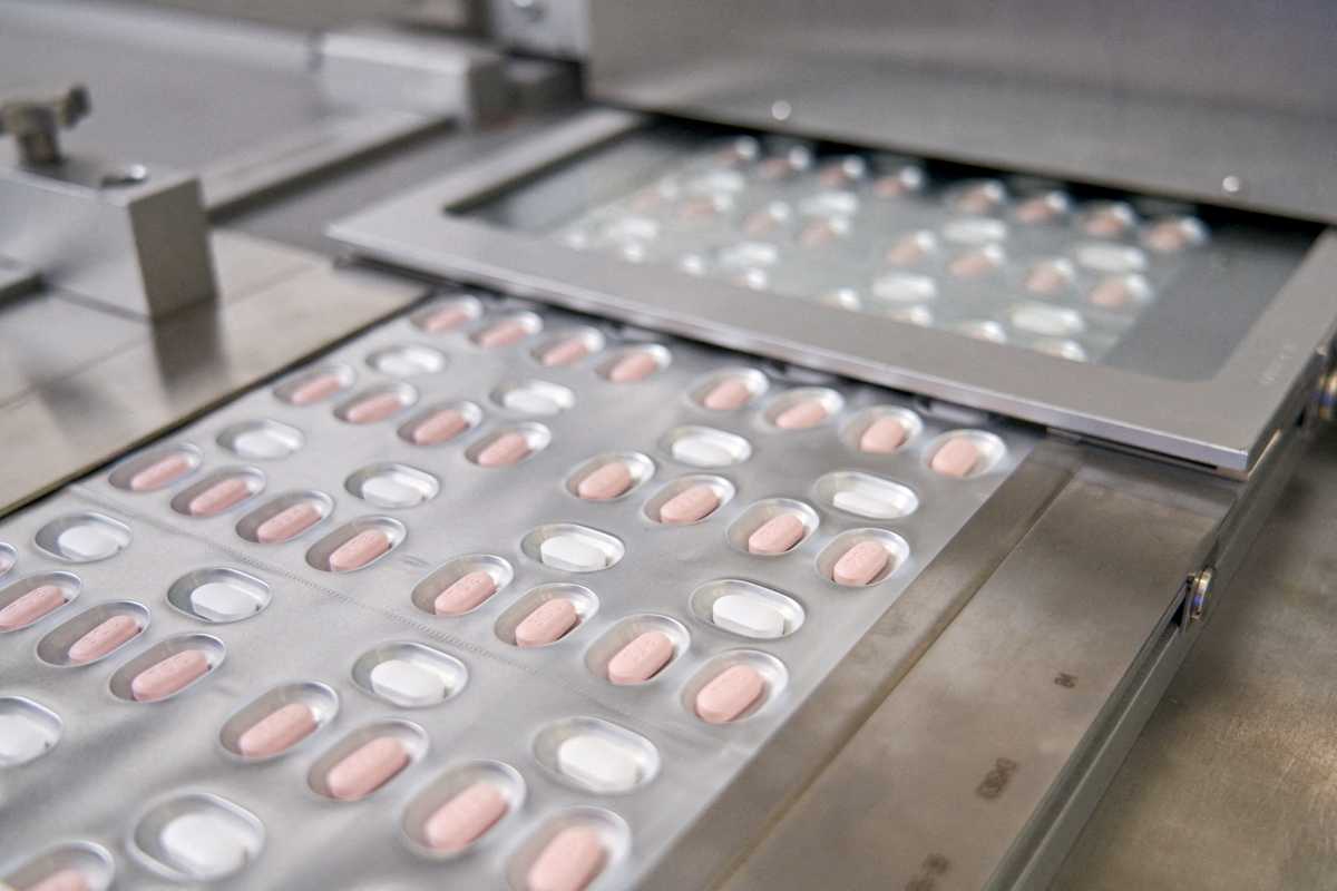 Αντιιϊκά χάπια κατά του κορονοϊού: Στη «μάχη» και το σκεύασμα της Pfizer – Πώς θα χορηγείται