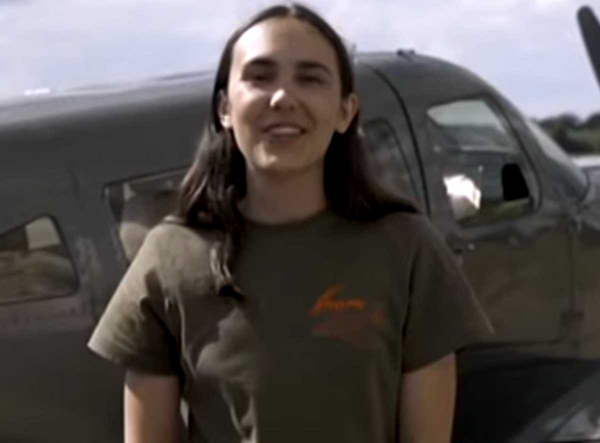 Ηράκλειο: Αυτή είναι η 19χρονη που προσπαθεί να κάνει το γύρο του κόσμου με μονοκινητήριο αεροσκάφος