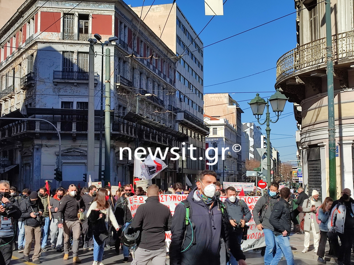 Πανεκπαιδευτικό συλλαλητήριο στο κέντρο της Αθήνας για τα μέτρα κατά του κορονοϊού