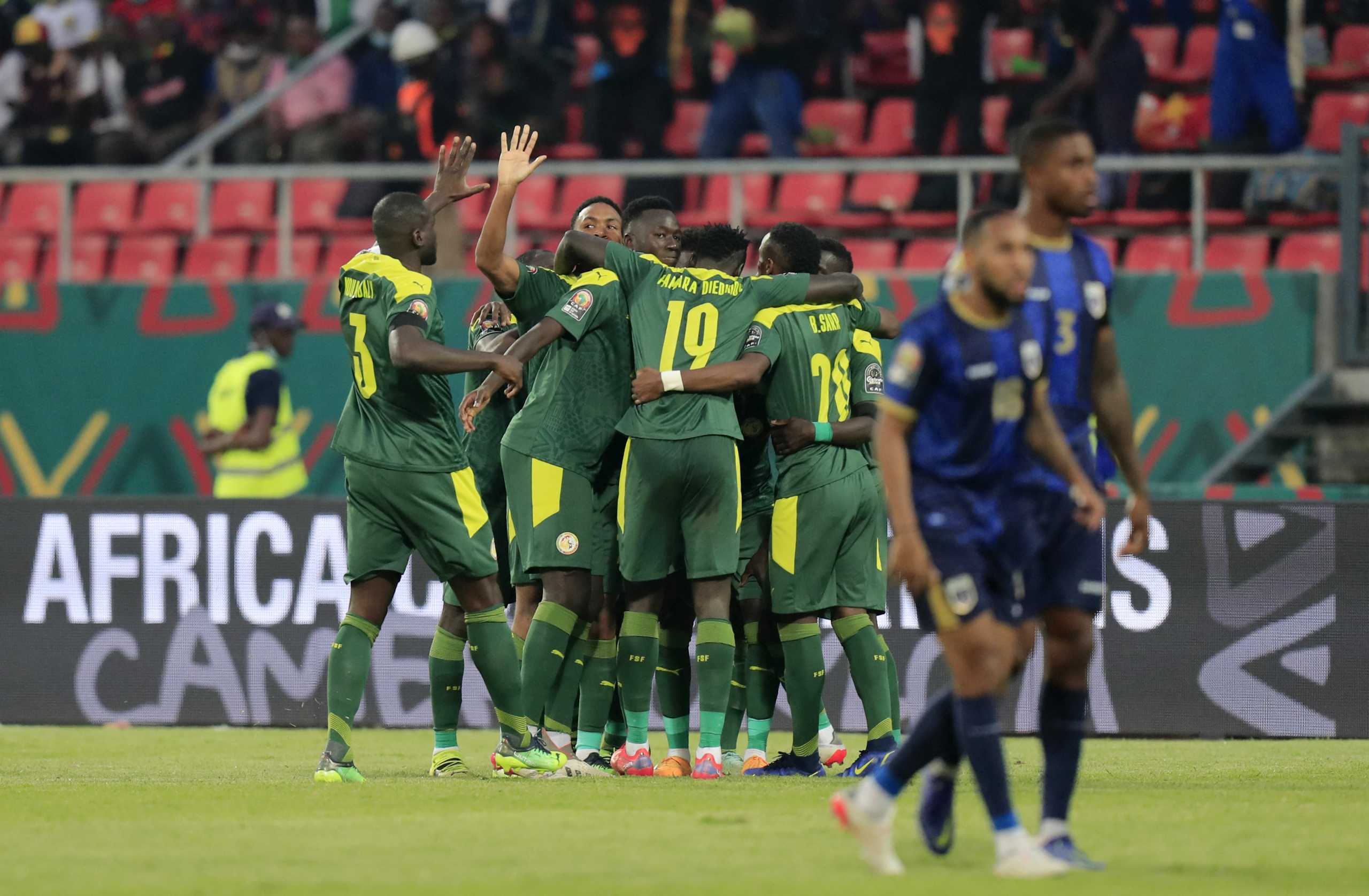 Soccer Football - Africa Cup of Nations - Round of 16 - Senegal v Cape Verde - Kouekong Stadium, Bafoussam, Cameroon - January 25, 2022 Senegal's Sadio Mane celebrates scoring their first goal with teammates REUTERS