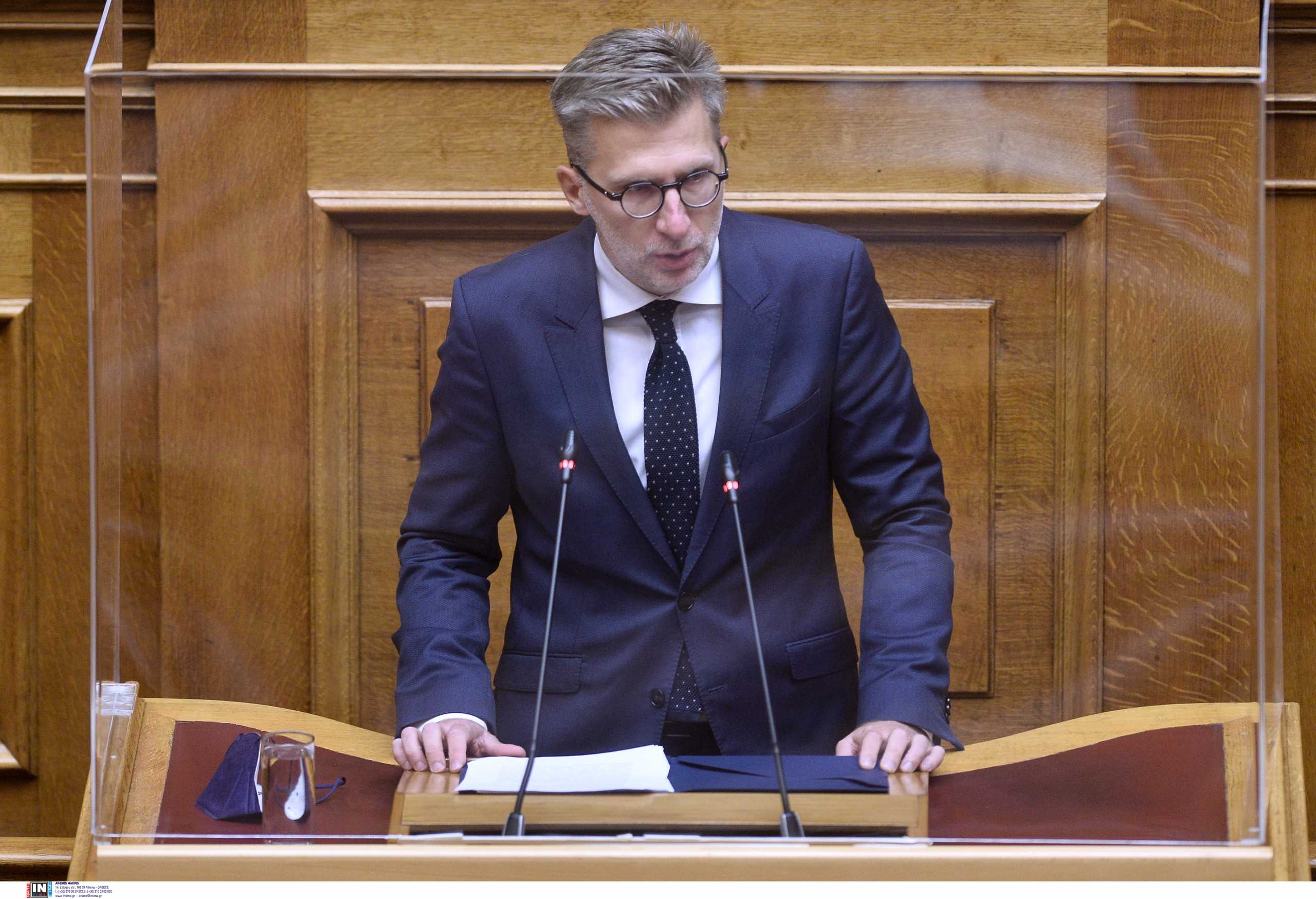 Πρόταση μομφής – Άκης Σκέρτσος: Η συγγνώμη όταν είναι ειλικρινής είναι σημαντικότερη από την παραίτηση