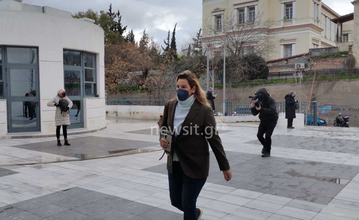 Ο προπονητής ιστιοπλοΐας αναζητούσε το θύμα του στο δικαστήριο – Τι ζήτησε η 22χρονη