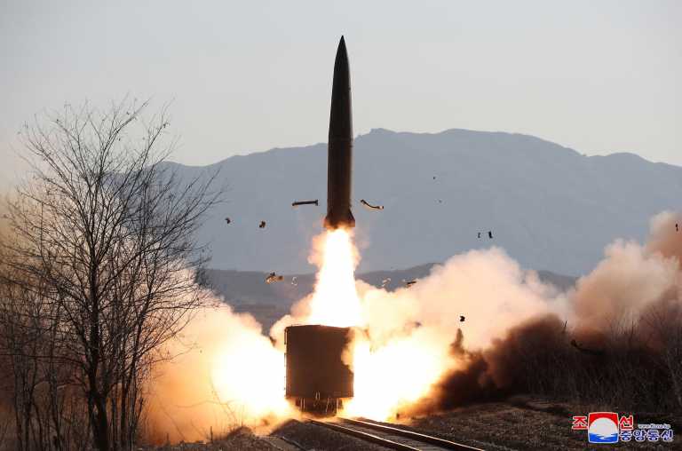 Η Βόρεια Κορέα εκτόξευσε πυραύλους από τρένο