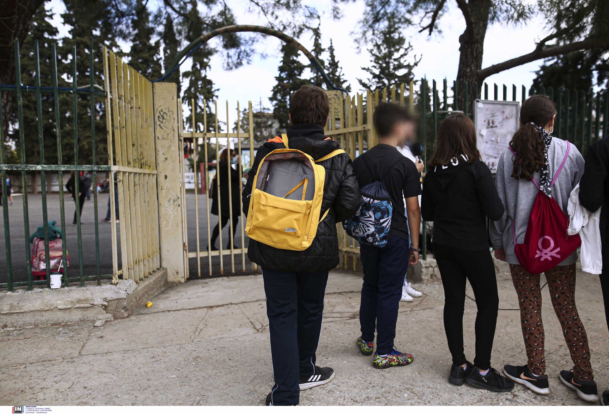 Ο ΣΥΡΙΖΑ ζητά ιχνηλάτιση των παιδιών που νοσούν και άδειες ειδικού σκοπού
