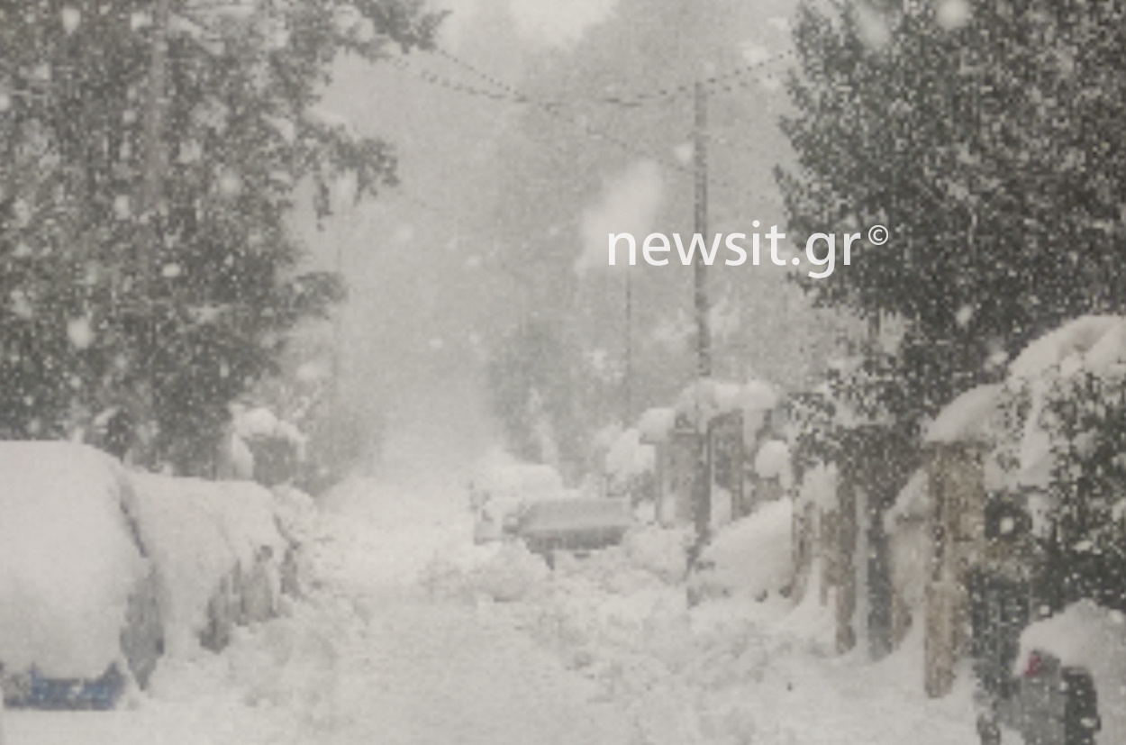 Κακοκαιρία: Νέος κύκλος πυκνής χιονόπτωσης στα Βόρεια Προάστια