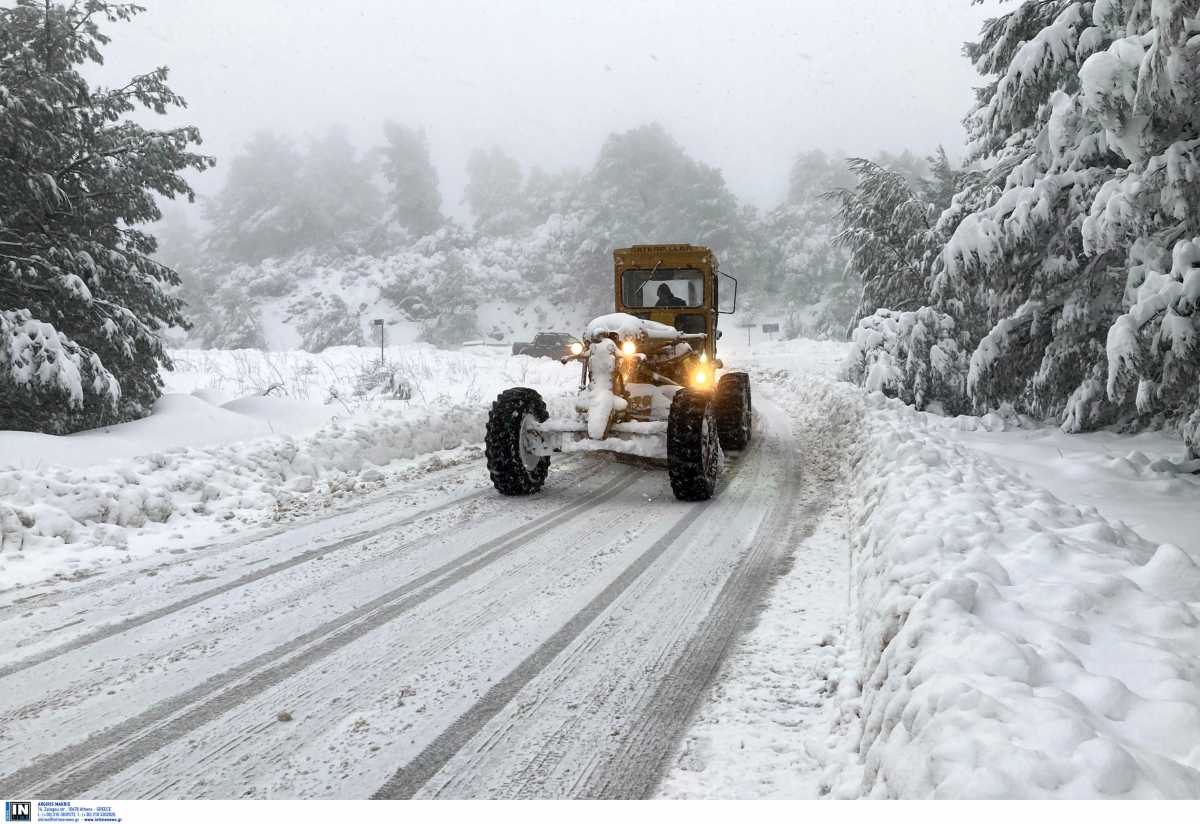 Καιρός – Meteo: Το ψυχρό μέτωπο φέρνει χαμηλές θερμοκρασίες, βροχές και χιόνια