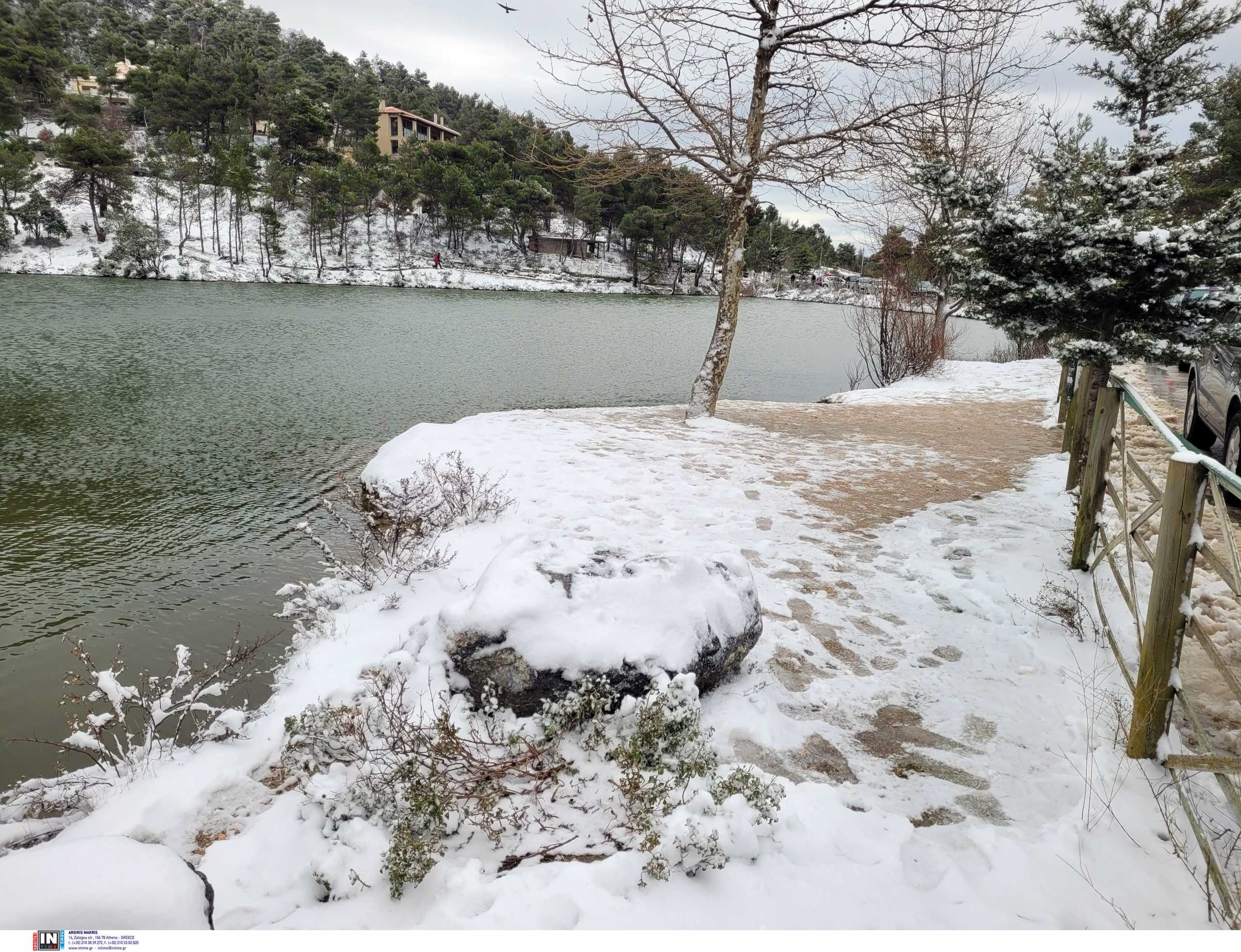 Καιρός – Κακοκαιρια «Ελπίδα»: Οι εικόνες και η πρόγνωση – Χιόνια από τη Μακεδονία μέχρι την Αττική και τη Λέσβο