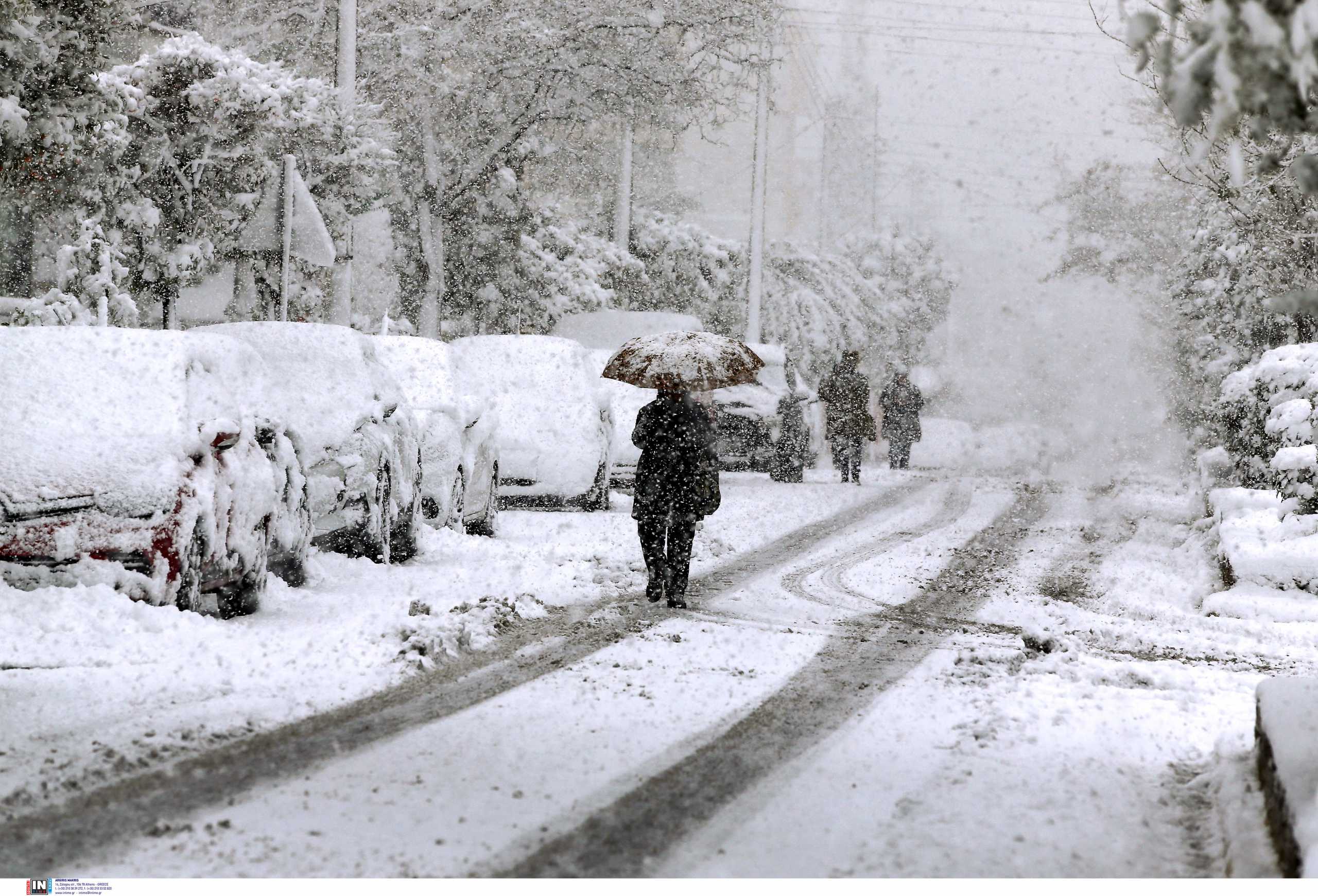 Καιρός αύριο: Λίγα χιόνια στην Αττική, λιακάδα στη Θεσσαλονίκη – Ισχυρός παγετός στα ηπειρωτικά