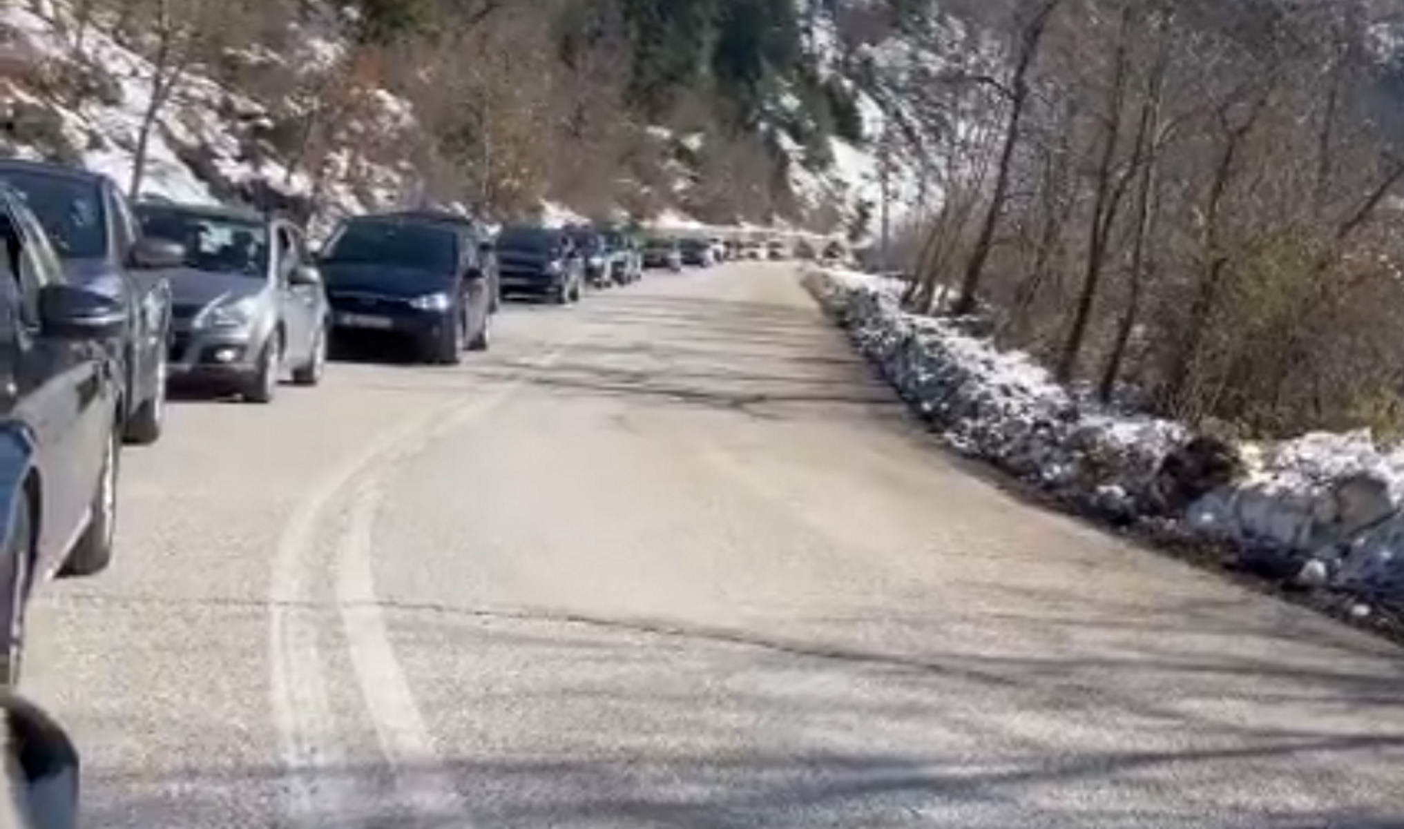 Καιρός – Τρίκαλα: Μποτιλιάρισμα χιλιομέτρων για Ελάτη και Περτούλι
