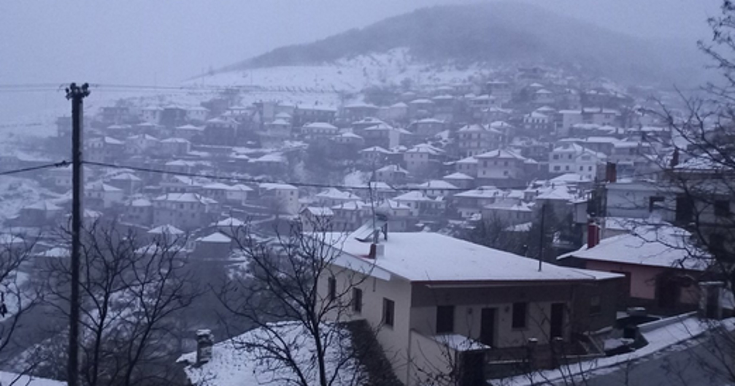 Καιρός – Κακοκαιρία Διομήδης: Κλειστά σχολεία και περιοχές χωρίς ρεύμα σε Ελασσόνα και Δολίχη