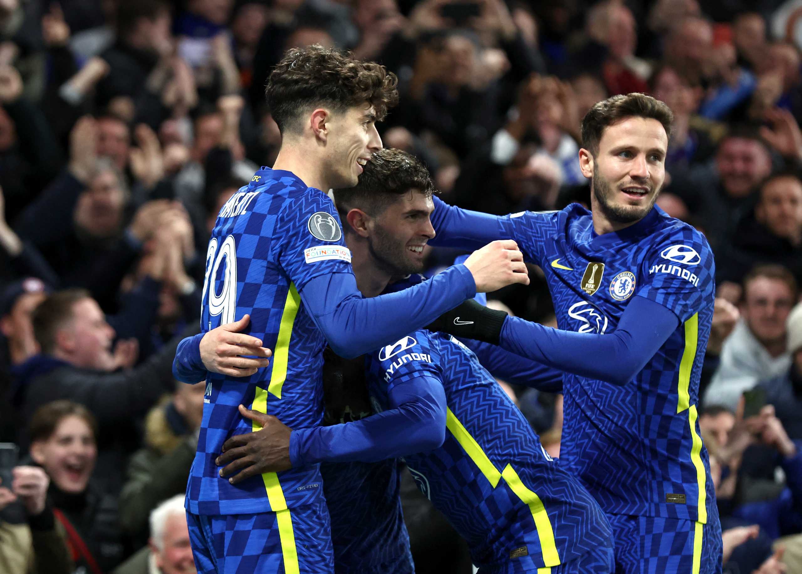 Soccer Football - Champions League - Round of 16 First Leg - Chelsea v Lille - Stamford Bridge, London, Britain - February 22, 2022 Chelsea's Christian Pulisic celebrates scoring their second goal with Kai Havertz, N'Golo Kante and Saul Niguez REUTERS