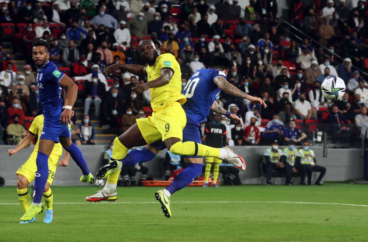 Soccer Football - Club World Cup - Semi Final - Al Hilal v Chelsea - Mohammed Bin Zayed Stadium, Abu Dhabi, United Arab Emirates - February 9, 2022 Chelsea's Romelu Lukaku in action with Al Hilal's Jang Hyun-Soo REUTERS