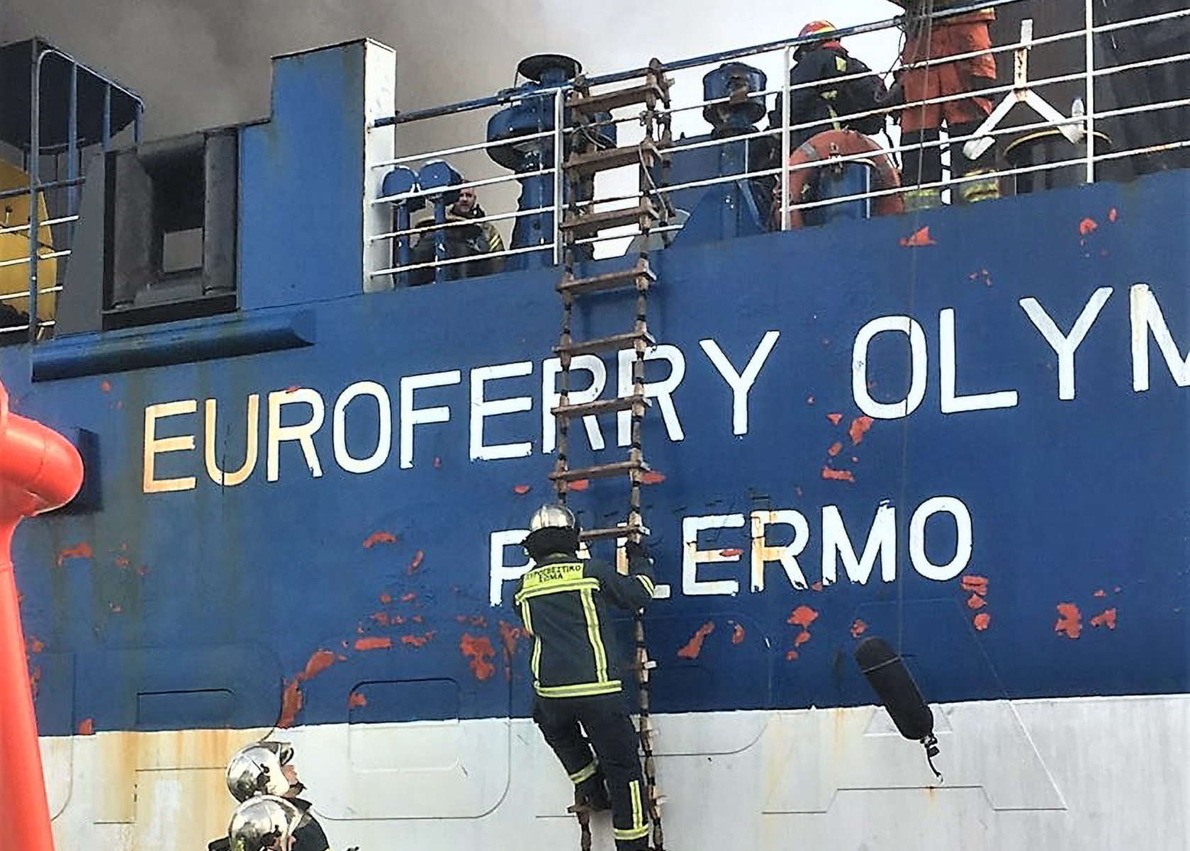 Euroferry Olympia: Στο λιμεναρχείο Κέρκυρας για κατάθεση ο 21χρονος Λευκορώσος που διασώθηκε