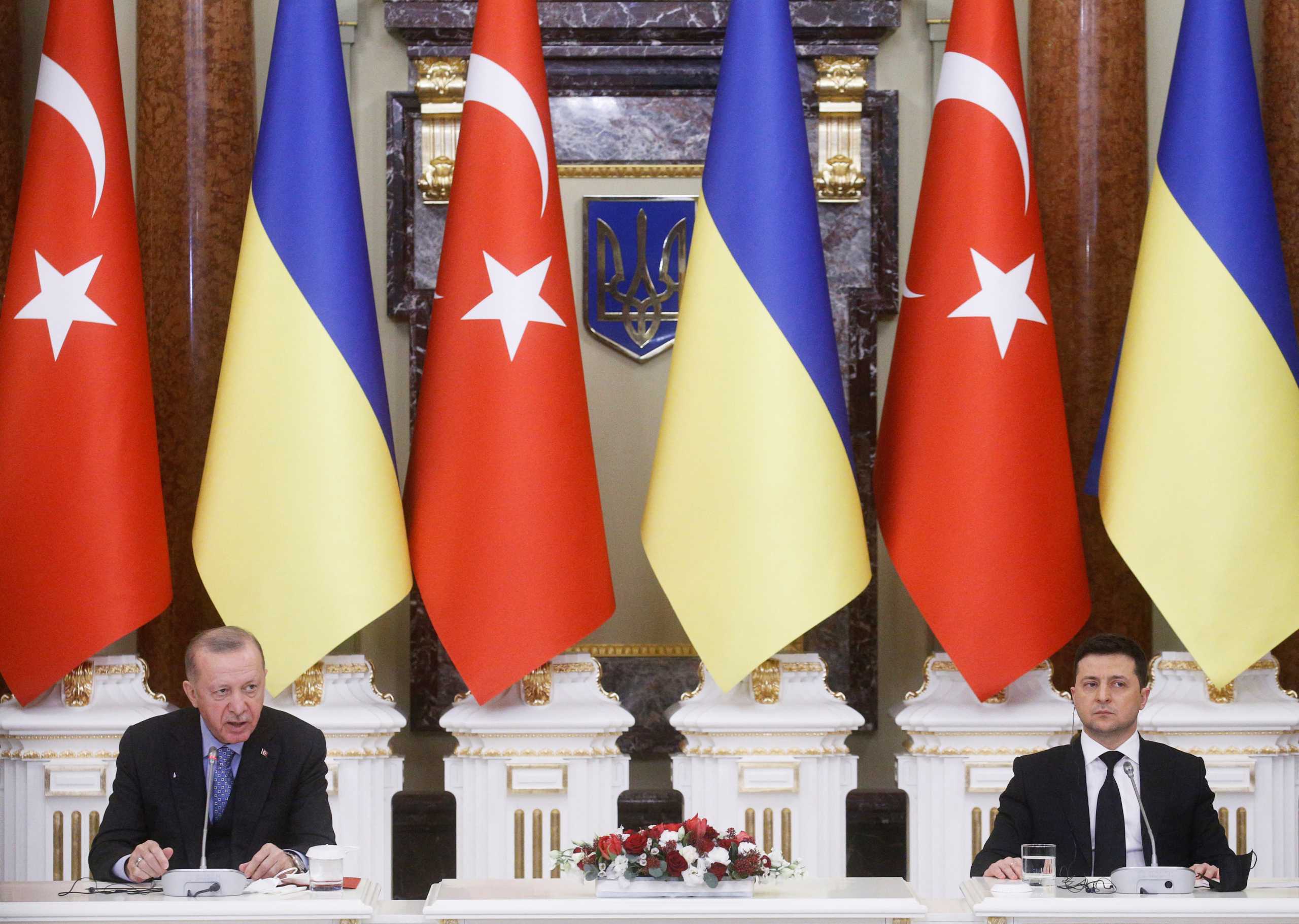 Ο Ερντογάν απλώνει κόκκινο χαλί σε Πούτιν και Ζελένσκι για συνάντηση – Κατ’ αρχήν «ναι» από Ουκρανία