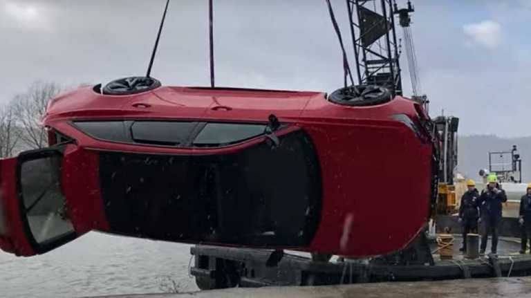 Λάθος χειρισμός μετέτρεψε ένα Audi RS6 Avant σε υποβρύχιο! (video)