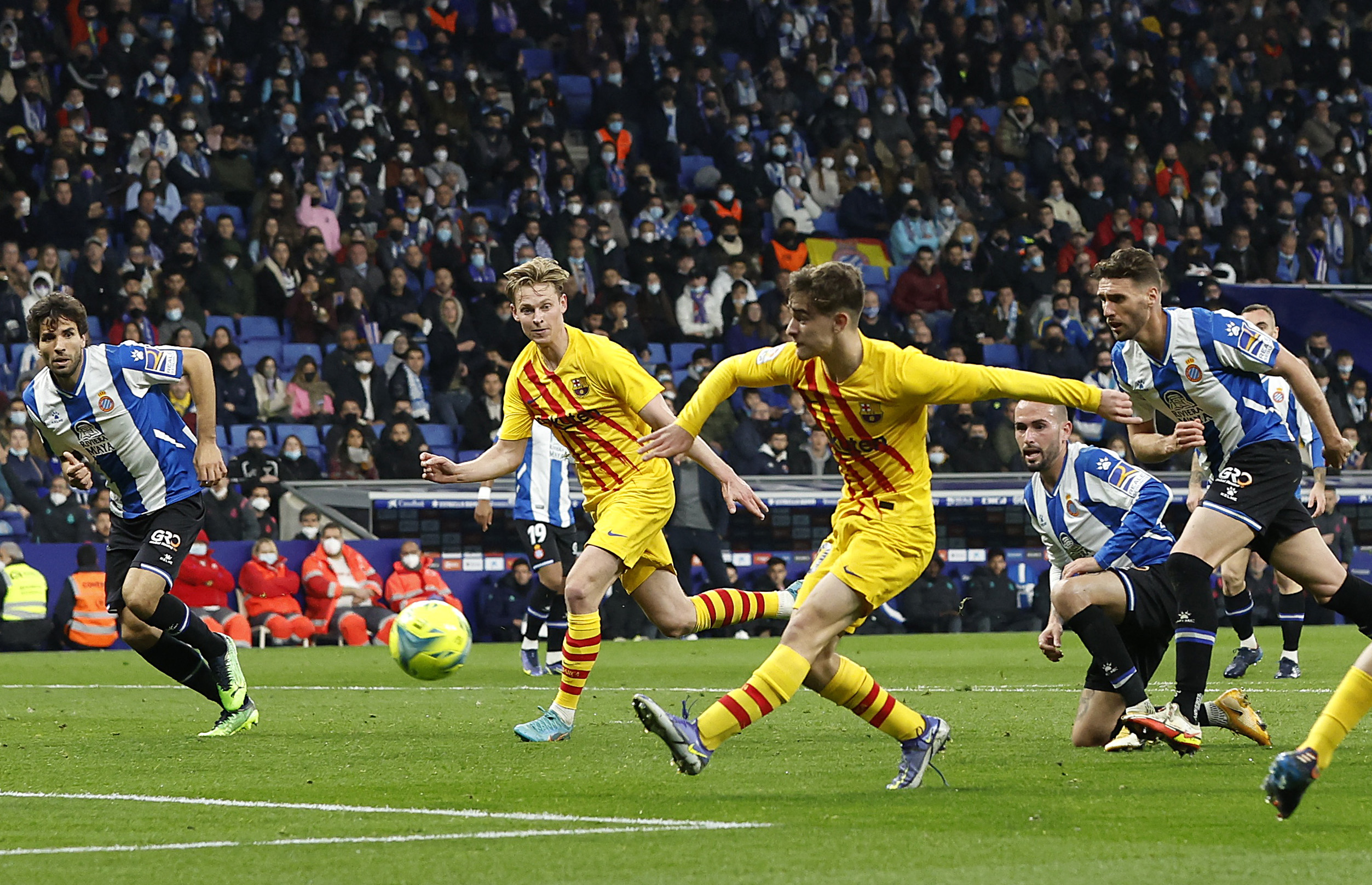 Soccer Football - LaLiga - Espanyol v FC Barcelona - RCDE Stadium, Barcelona, Spain - February 13, 2022 FC Barcelona's Gavi scores a goal which is later disallowed REUTERS
