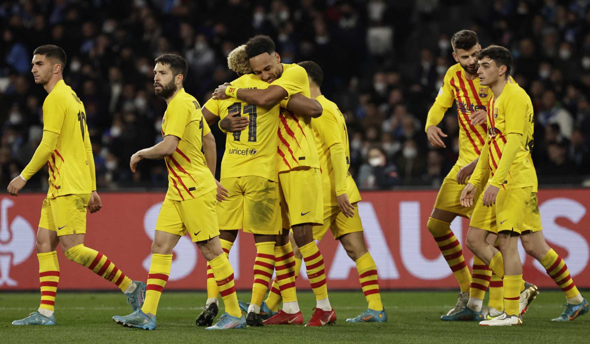 футбол лига европы 8 1. зенит бетис семак. обамеянг галатасарай. фекир бетис 2022. барселона айнтрахт 14 апреля.