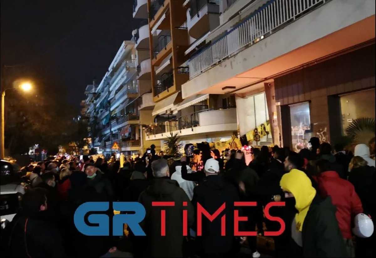 Δολοφονία 19χρονου Άλκη: Λαοθάλασσα στο σημείο που άφησε την τελευταία του πνοή