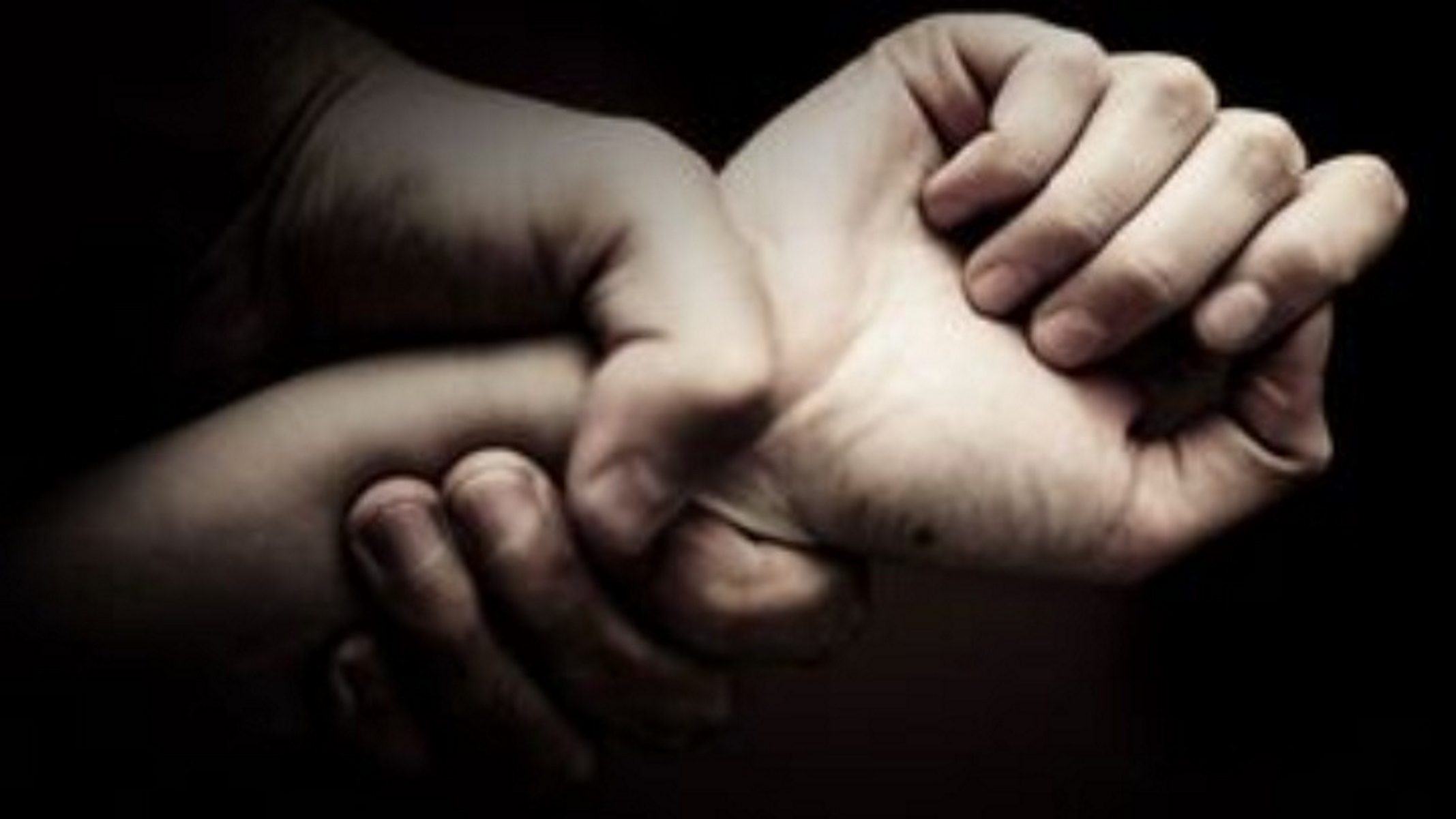 Ιθάκη: Χειροπέδες σε 32χρονο που ξυλοκόπησε τη σύντροφό του – Βρέθηκε από λιμενικούς με μώλωπες