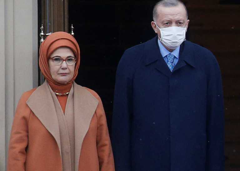 Ερντογάν: «Ελπίζω η Εμινέ να έχει ξεπεράσει τον κορονοϊό έως την Δευτέρα»
