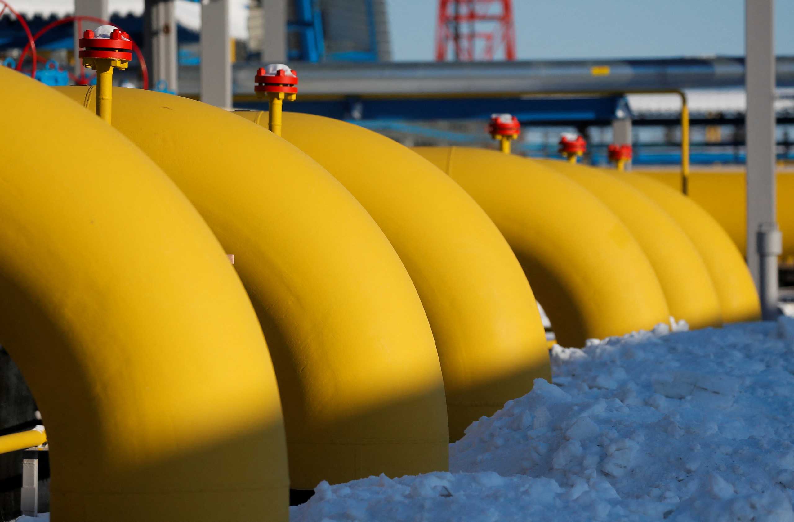 FILE PHOTO: Gas pipelines are pictured at the Atamanskaya compressor station, part of Gazprom's Power Of Siberia project outside the far eastern town of Svobodny, in Amur region, Russia November 29, 2019. Picture taken November 29, 2019. REUTERS