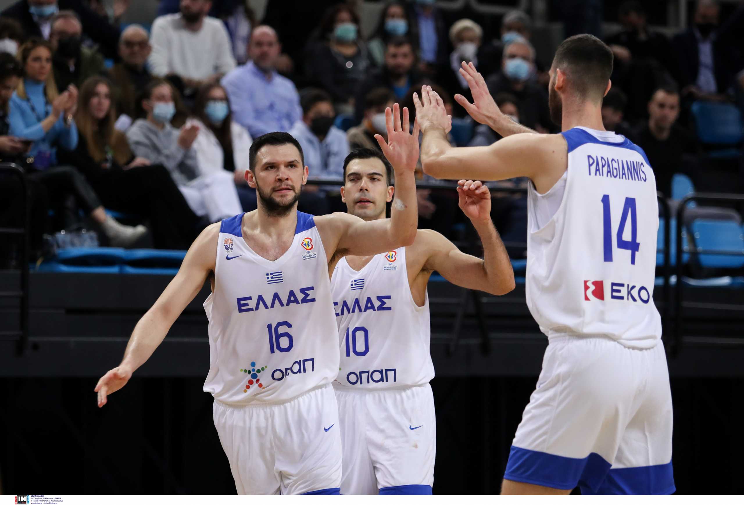 Ελλάδα – Τουρκία 72-71: Λυτρωτής Παπανικολάου και γαλανόλευκο το θρίλερ