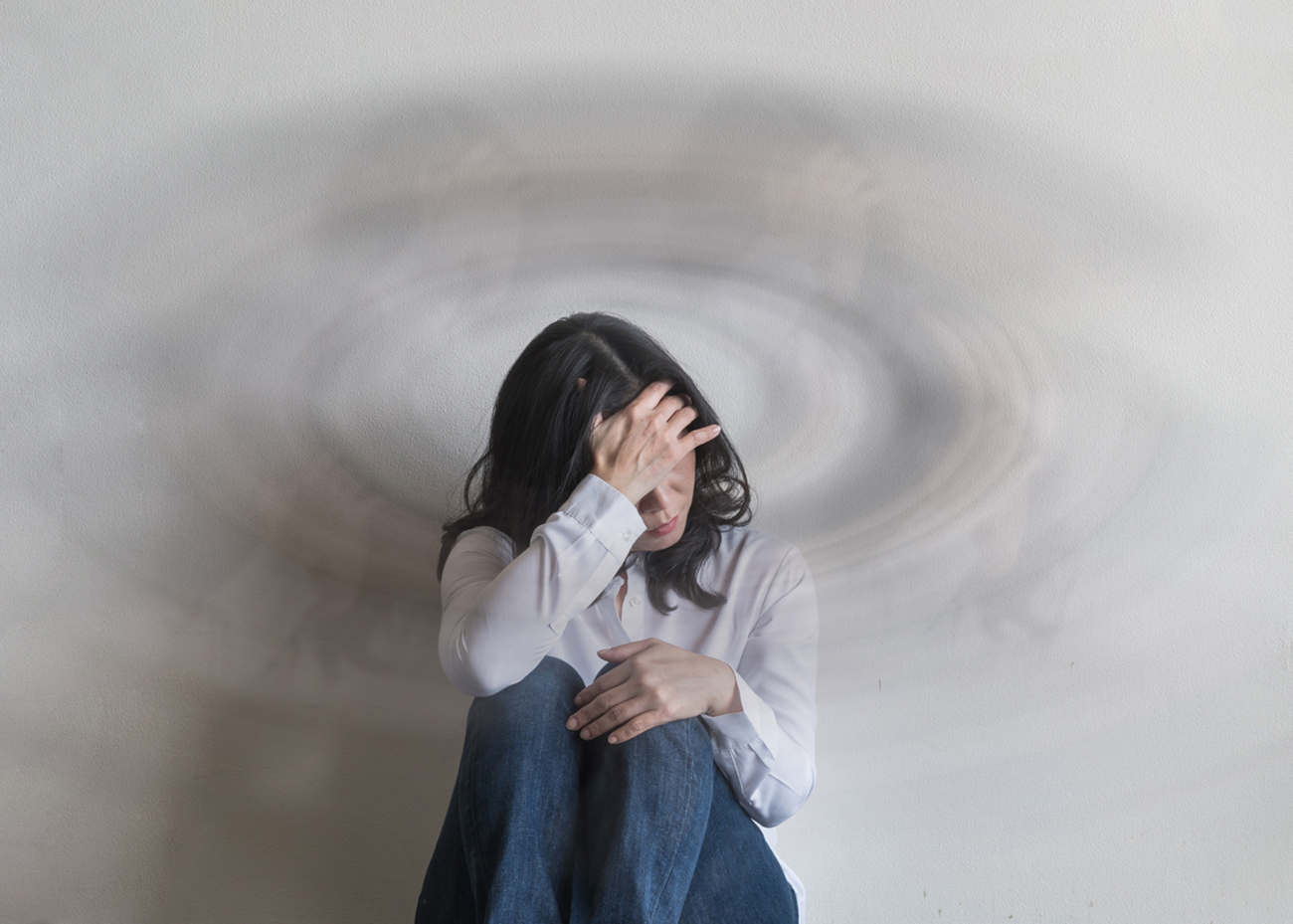 Vertigo illness with dizziness in woman patient with spinning movement inside head, benign paroxysmal positional vertigo (BPPV), migraine, heachache,