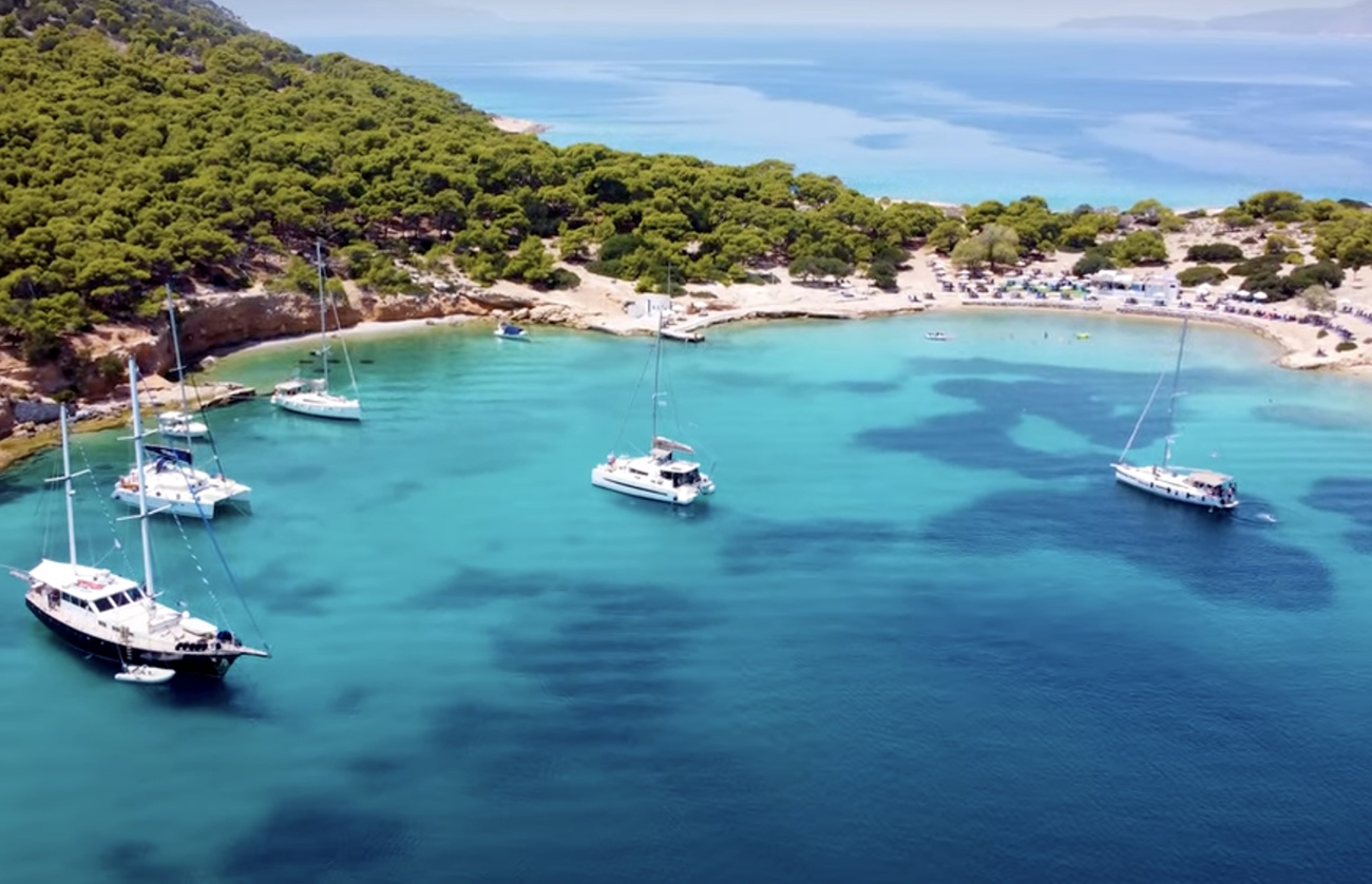 Το νησί δίπλα στην Αθήνα που μοιάζει με Καραϊβική