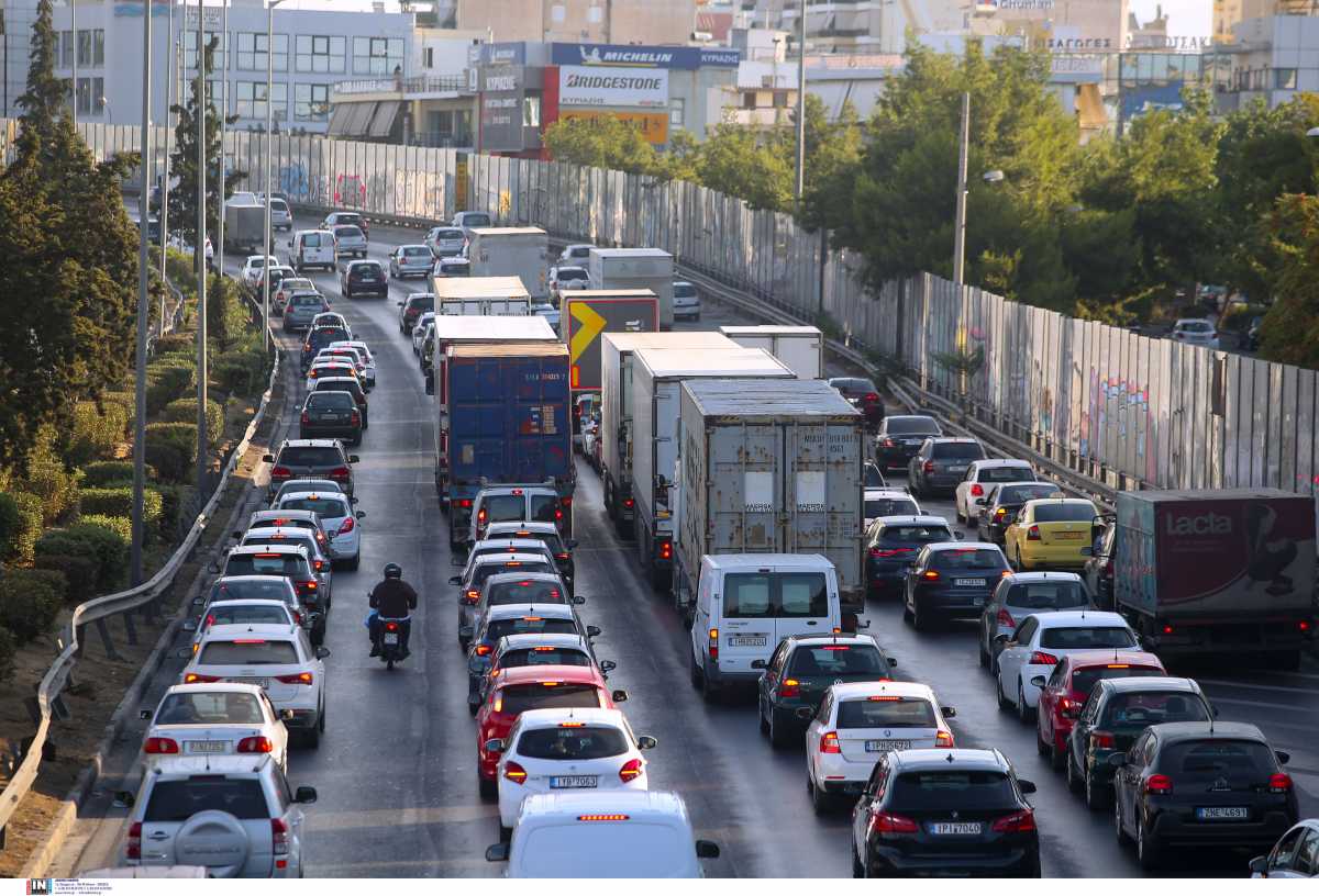 Κίνηση στους δρόμους: Πού εντοπίζονται προβλήματα – 24ωρη απεργία σε λεωφορεία και τρόλεϊ