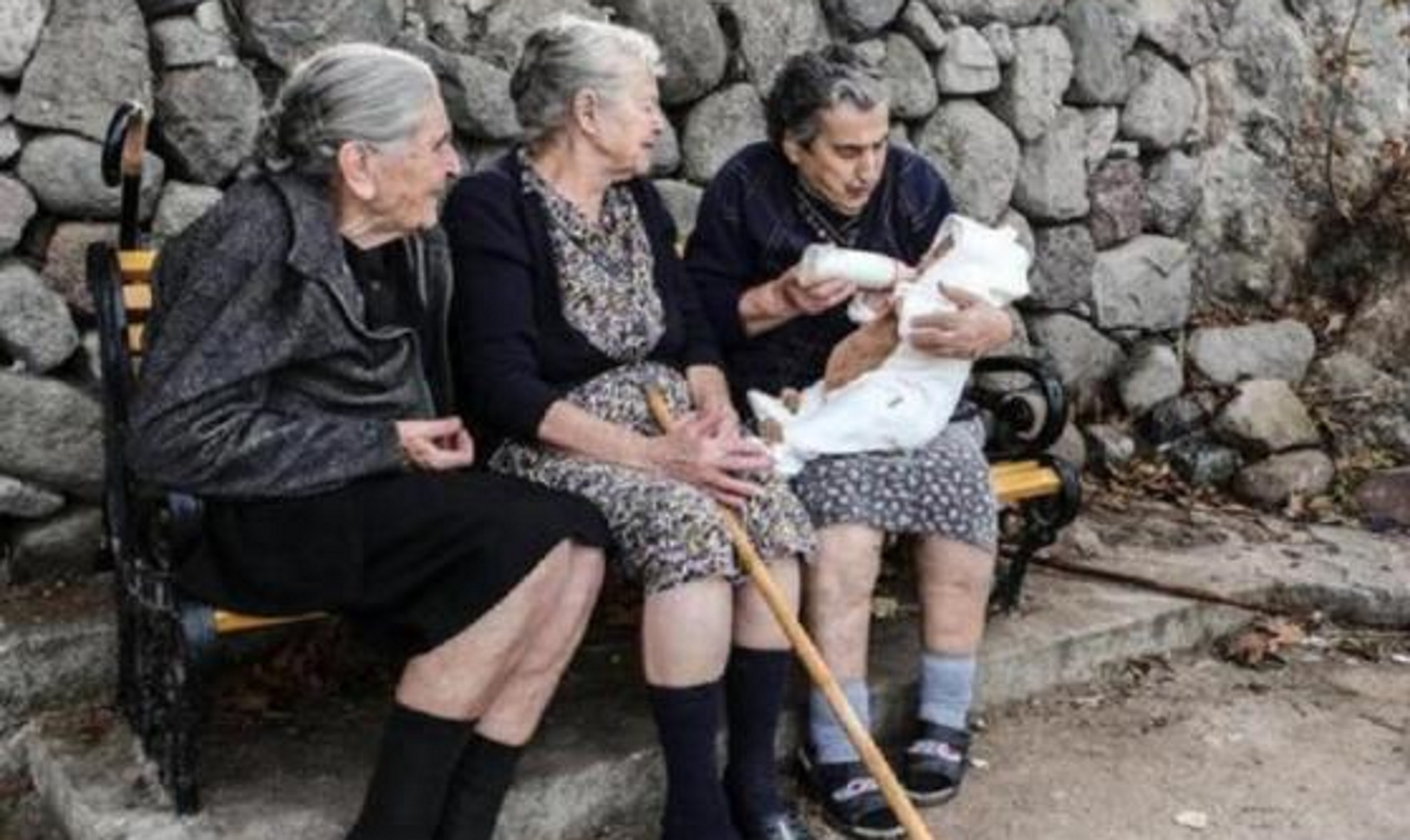 Μυτιλήνη: Πέθανε και η Ευστρατία Μαυραπίδου, από τις 3 γιαγιάδες της αλληλεγγύης