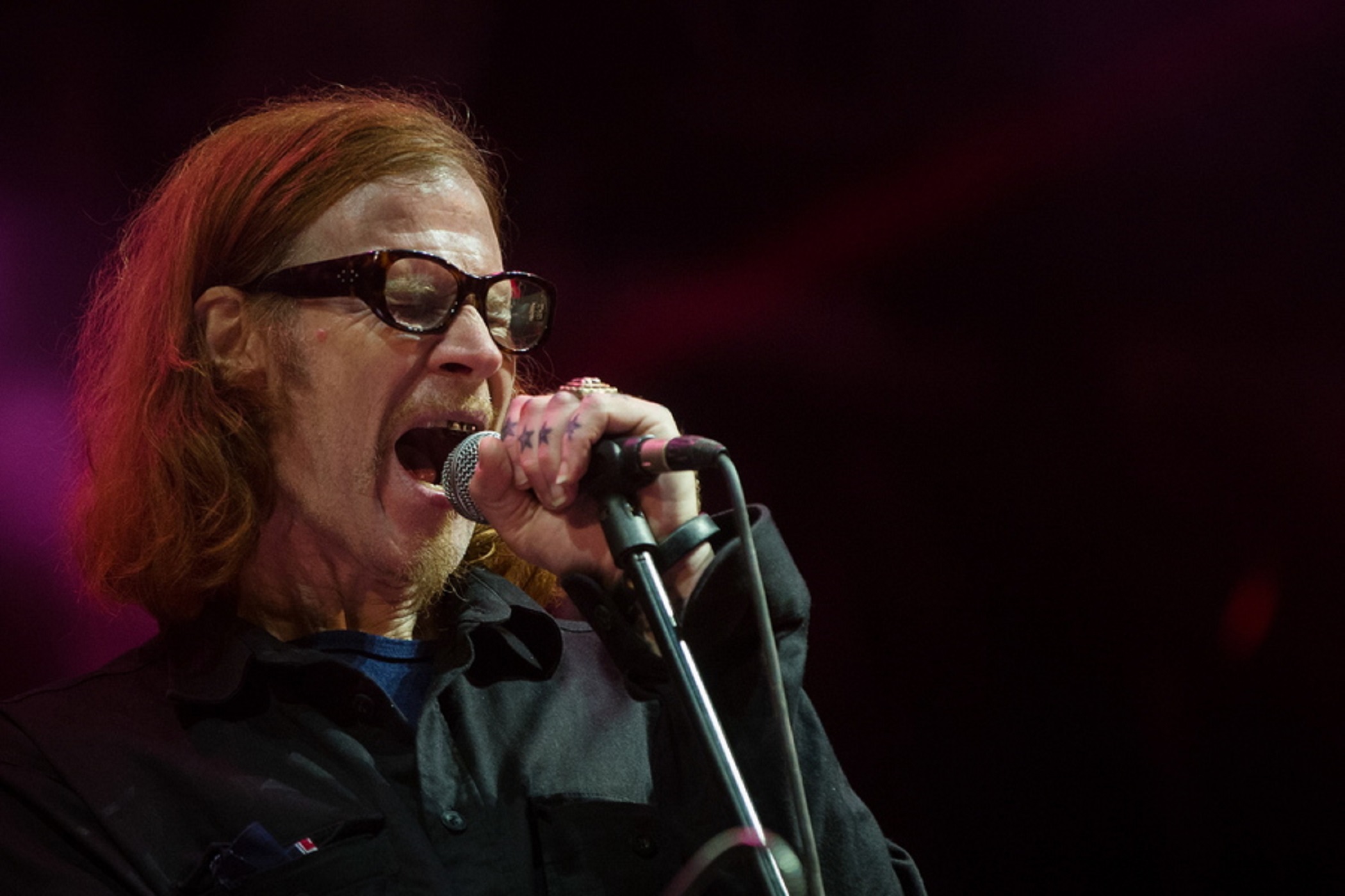 epa06957992 US musician Mark Lanegan performs with portuguese band Dead Combo at 'Paredes de Coura' music festival, in Paredes de Coura, north of Portugal, 18 August 2018 (issued 19 August 2018). The festival runs until 18 August.  EPA