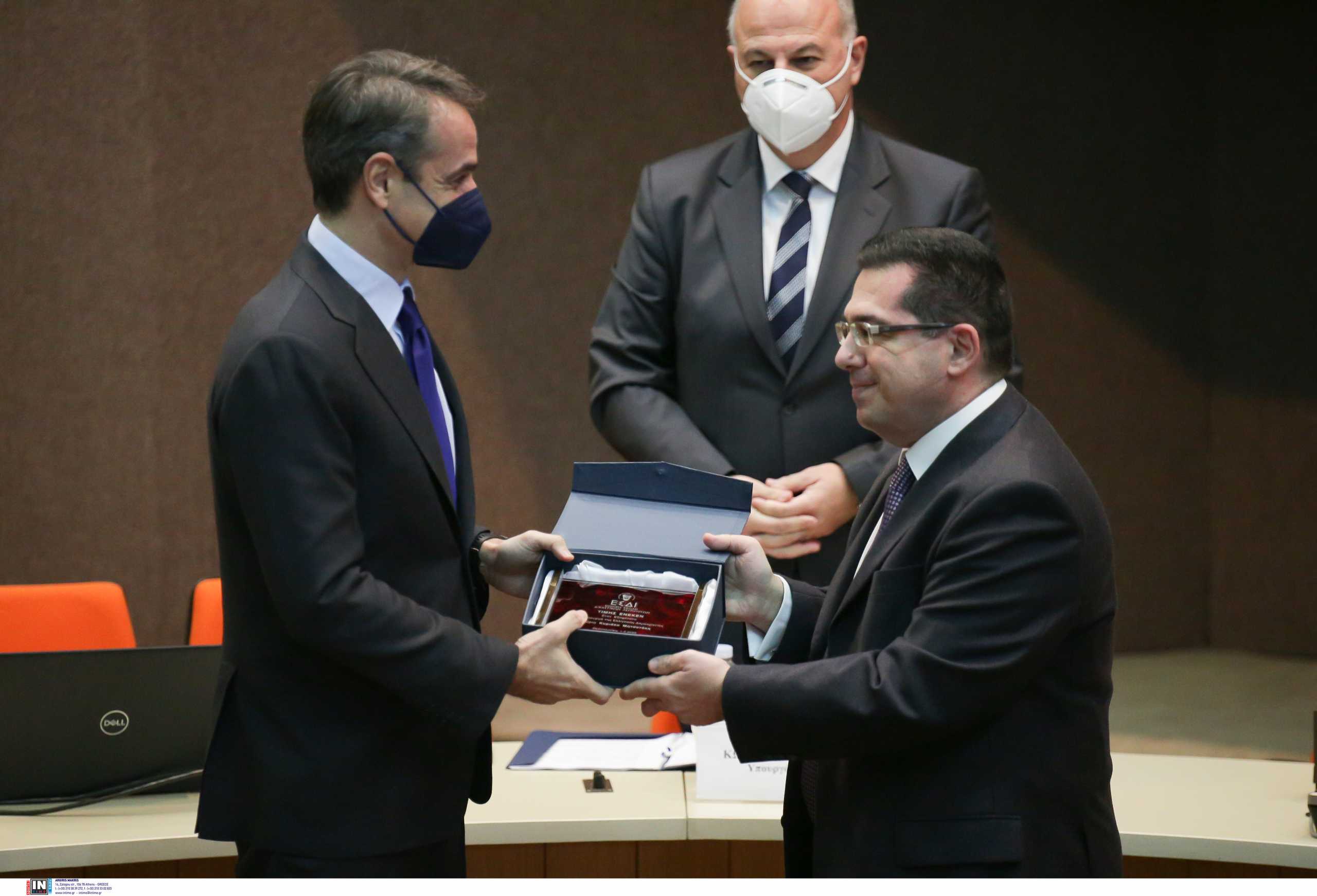 Μητσοτάκης σε νέους δικαστές: «Να κλείσετε τα αυτιά σας σε οποιαδήποτε απειλή μπορεί να εκτοξεύεται εναντίον σας από κάποιους»