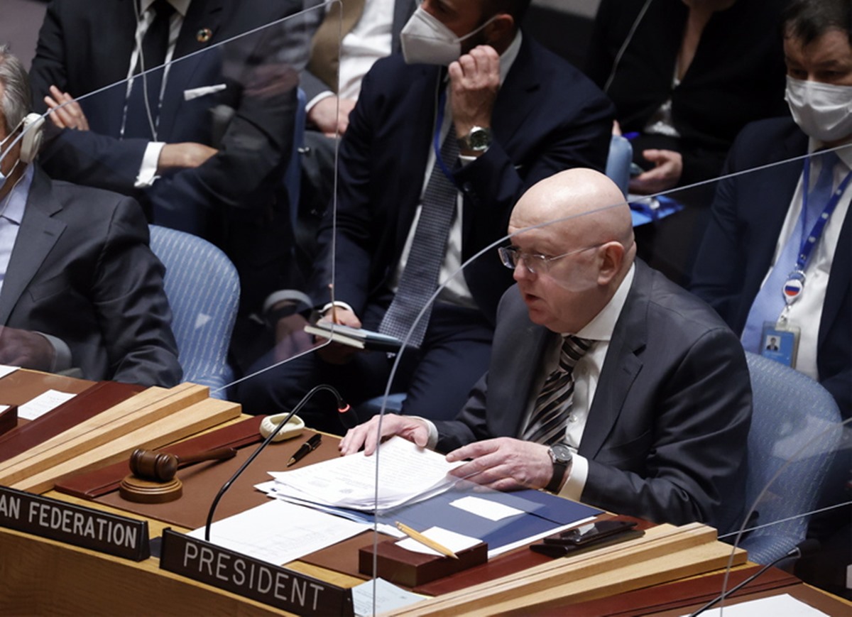 epa09780051 Russian Ambassador to the United Nations Vassily Nebenzia (R) addresses an emergency meeting on the situation between Ukraine and Russia at United Nations headquarters in New​ York, New York, USA, 23 February 2022.  EPA