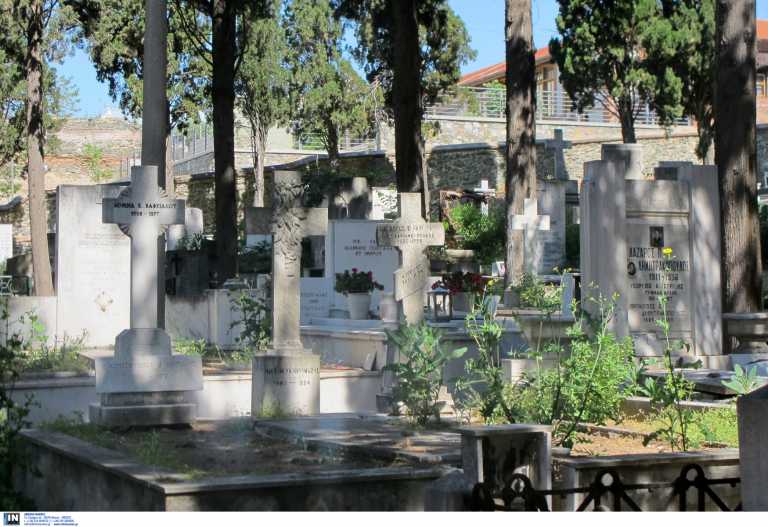 Θεσσαλονίκη: Νεκρό βρέφος σε κάδο απορριμμάτων νεκροταφείου – Το βρήκε υπάλληλος του κοιμητηρίου
