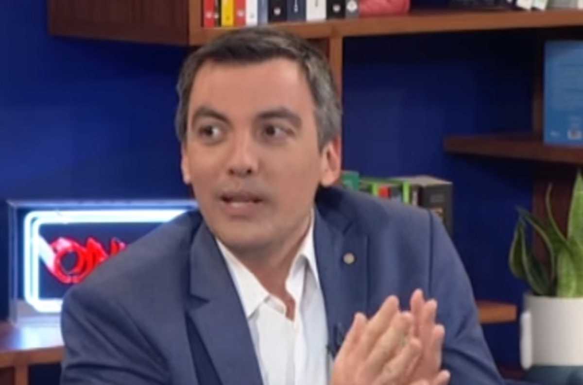 Κώστας Παπαχλιμίντζος: Έλεγα το επώνυμό μου στους Άγγλους και έβλεπα τον πόνο στα μάτια τους