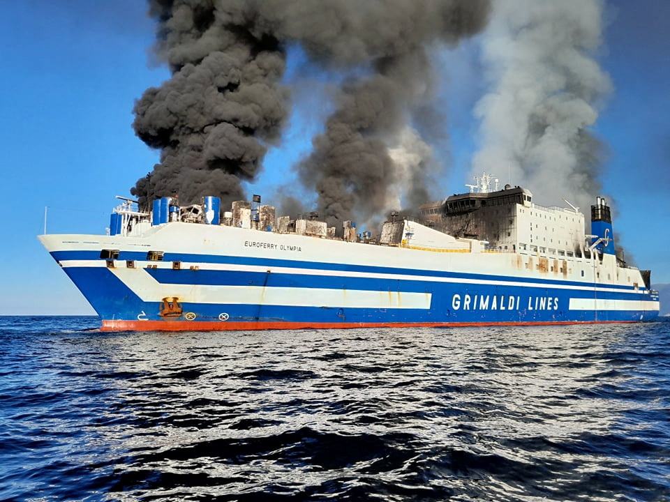 Euroferry Olympia: Οι διάλογοι την ώρα που ξέσπασε η φωτιά – Πανικός και  σύγχυση