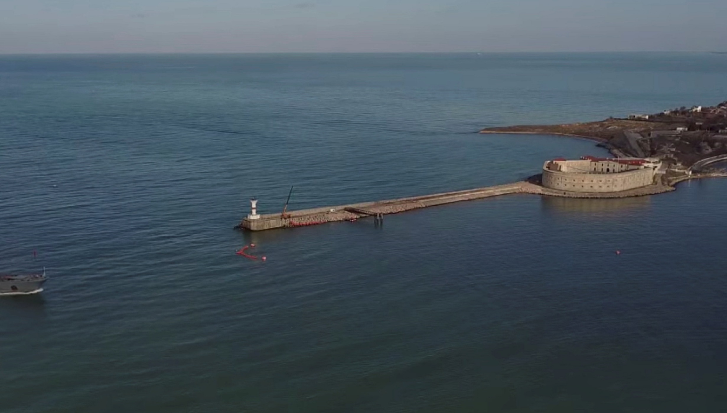 Черное море порты. БДК В черном море 2022. Черноморский порт Украина. Севастополь корабли. Суда в море.