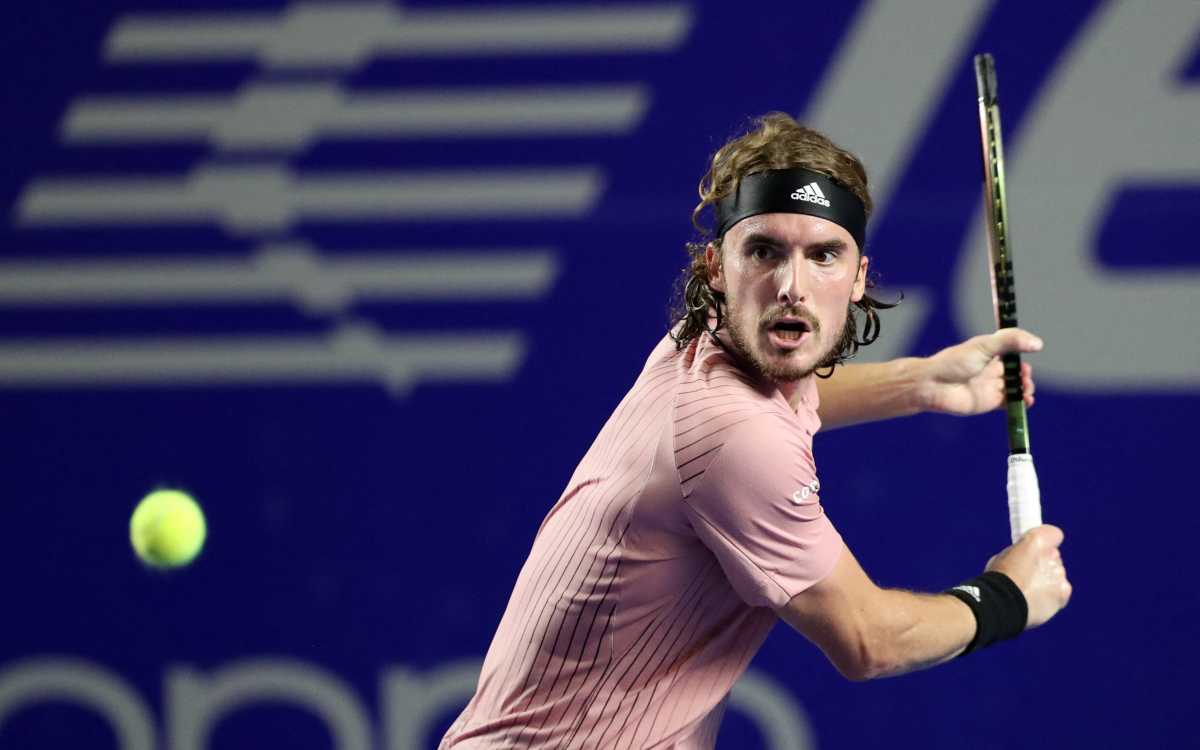 Tennis - ATP 500 - Abierto Mexicano - The Fairmont Acapulco Princess, Acapulco, Mexico - February 22, 2022 Greece's Stefanos Tsitsipas in action during his match against Serbia's Laslo Djere REUTERS
