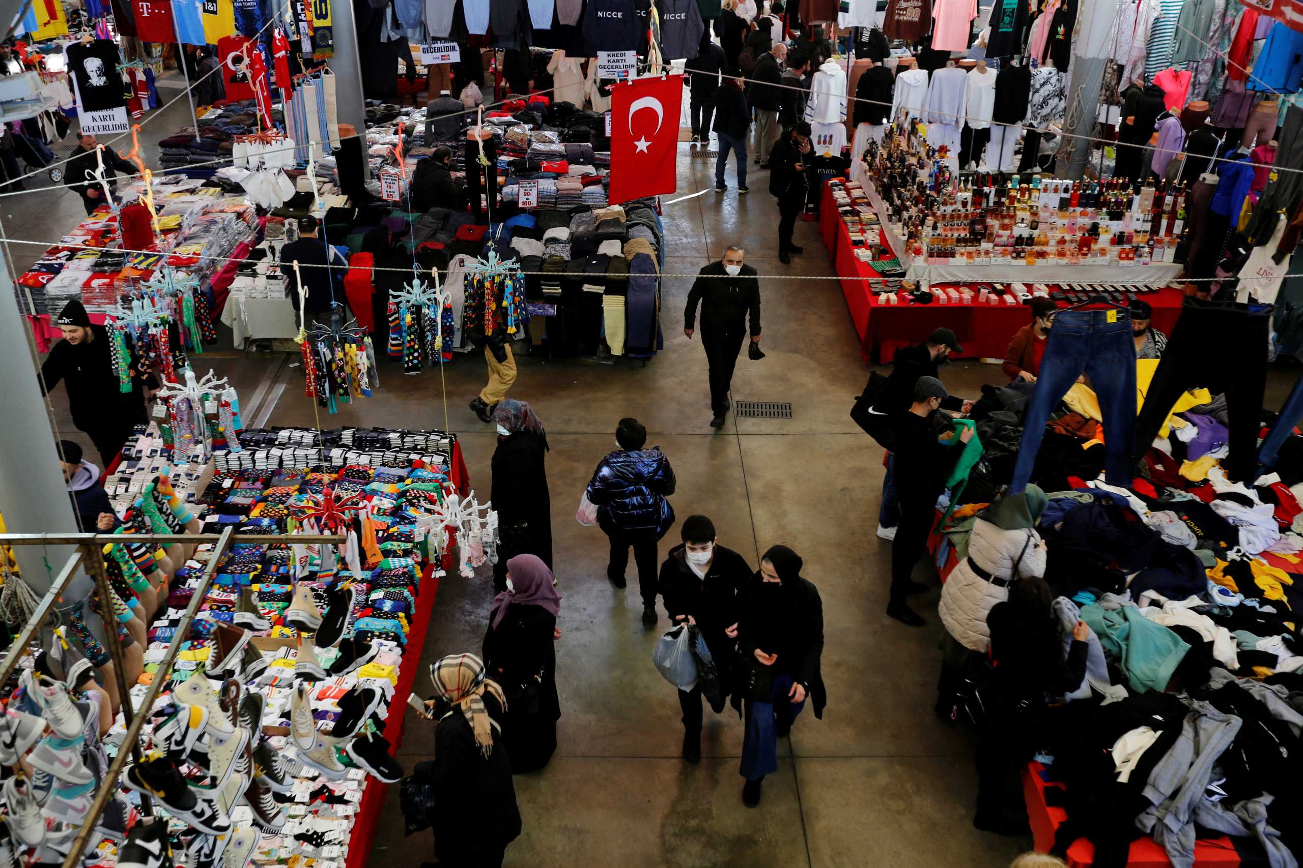 Τουρκία: Στο 156% ο ανεπίσημος πληθωρισμός – Τρεις άνθρωποι για να καλύψουν ένα ενοίκιο