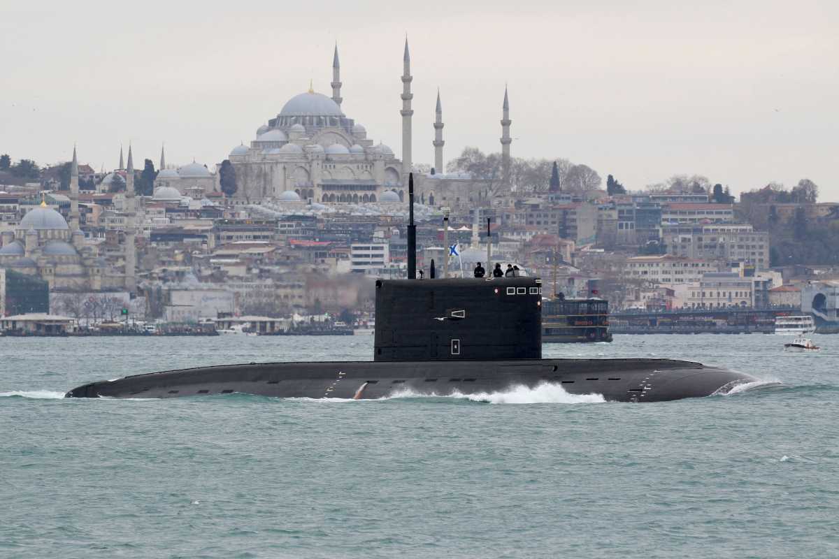 FILE PHOTO: Russian Navy's diesel-electric submarine Rostov-on-Don sails in the Bosphorus, on its way to the Black Sea, in Istanbul, Turkey February 13, 2022. REUTERS