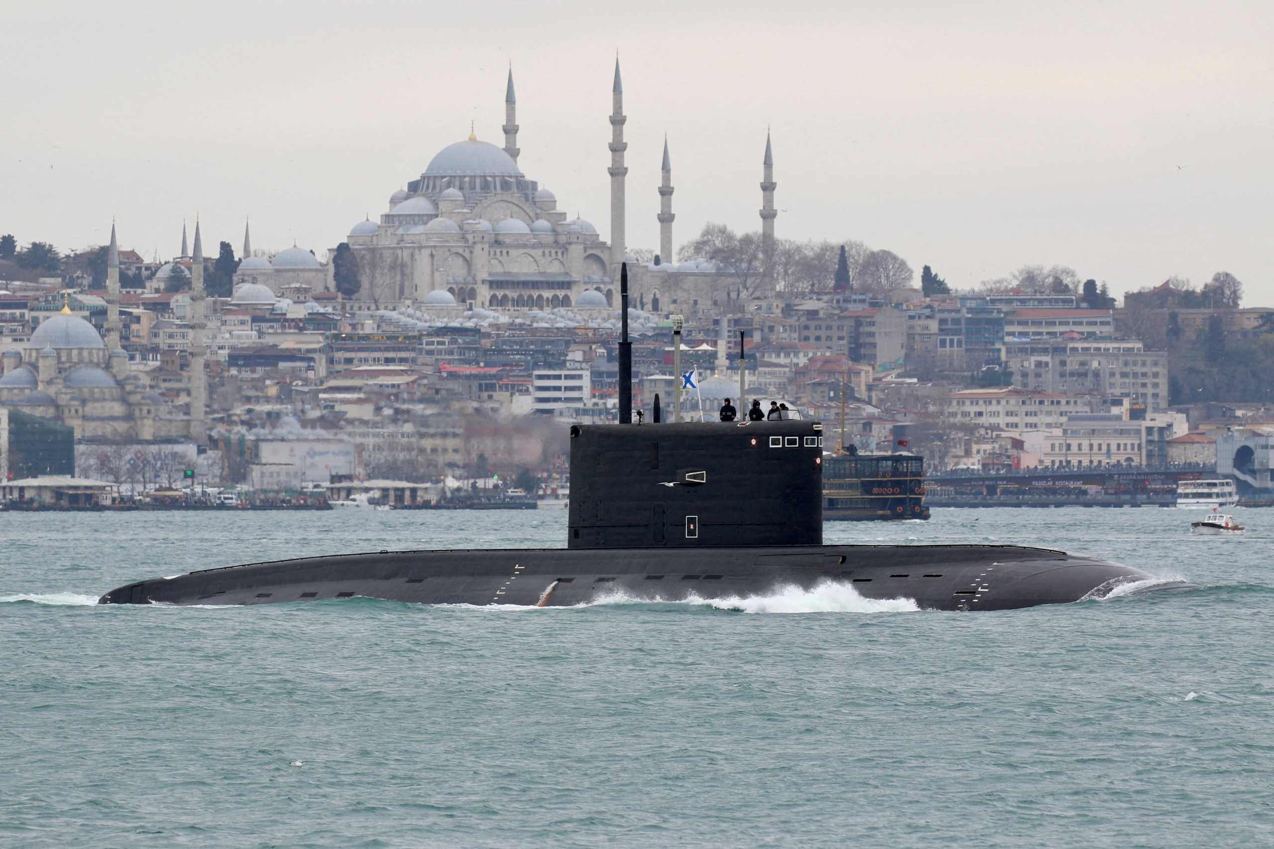 FILE PHOTO: Russian Navy's diesel-electric submarine Rostov-on-Don sails in the Bosphorus, on its way to the Black Sea, in Istanbul, Turkey February 13, 2022. REUTERS