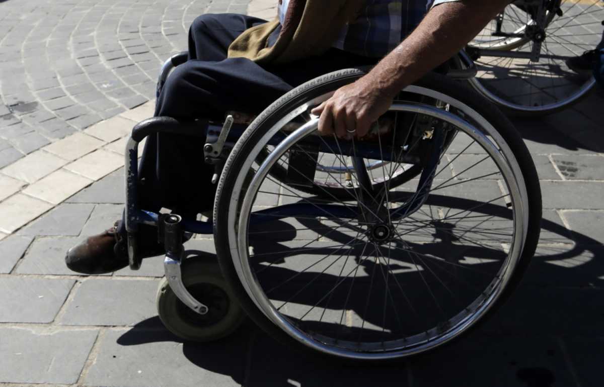 Αυτά είναι τα αναπηρικά επιδόματα που αυξάνονται κατά 8% από 1η Μαΐου