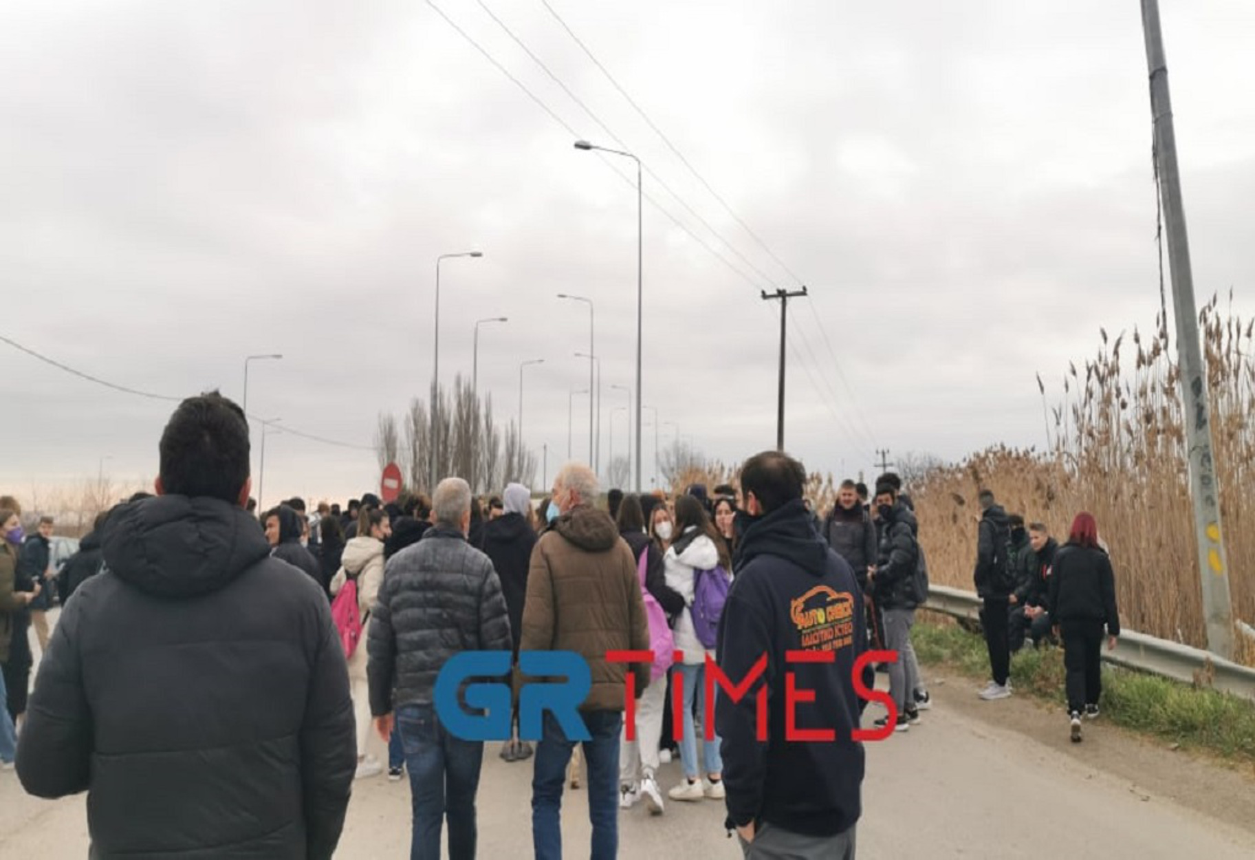 Θεσσαλονίκη: Κινητοποίηση ενάντια στα πλευρικά διόδια στην Χαλάστρα – Έκλεισαν συμβολικά το δρόμο