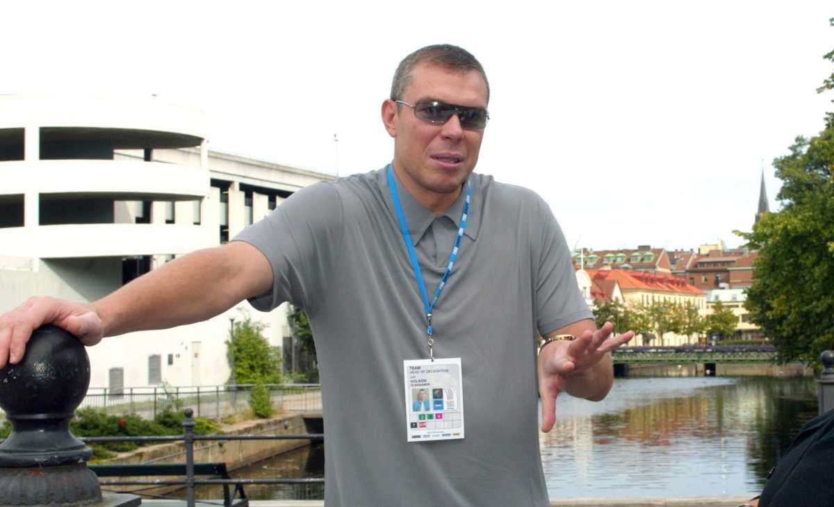 Ο θρυλικός Σάσα Βολκόφ πήρε τα όπλα για να υπερασπιστεί την Ουκρανία